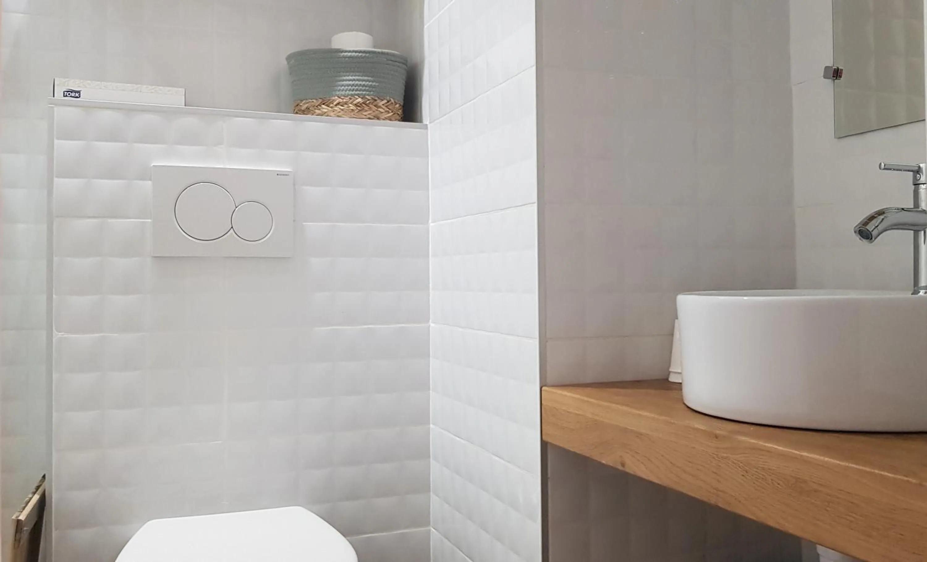 Shower in Hôtel Terminus