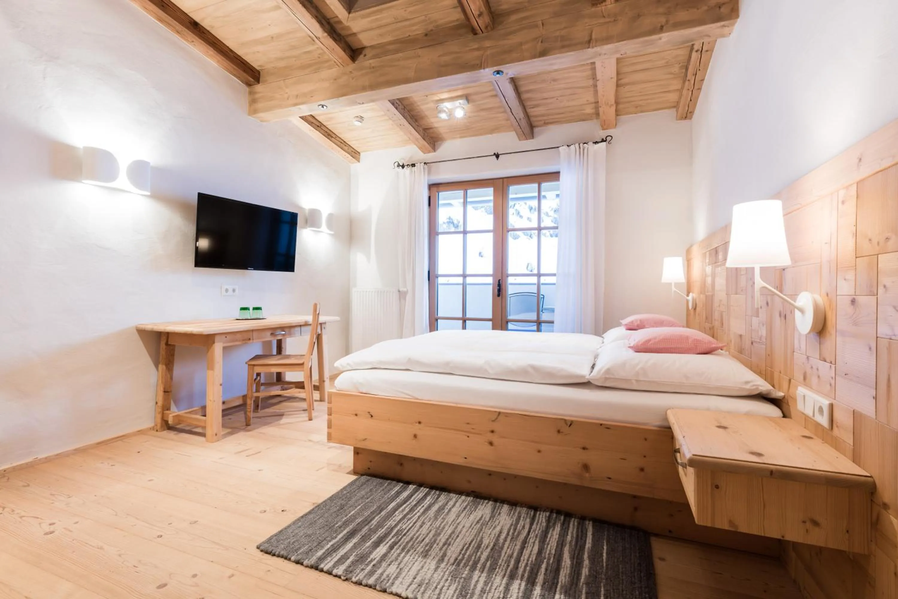 Photo of the whole room, Bed in Gasthof Weyerhof