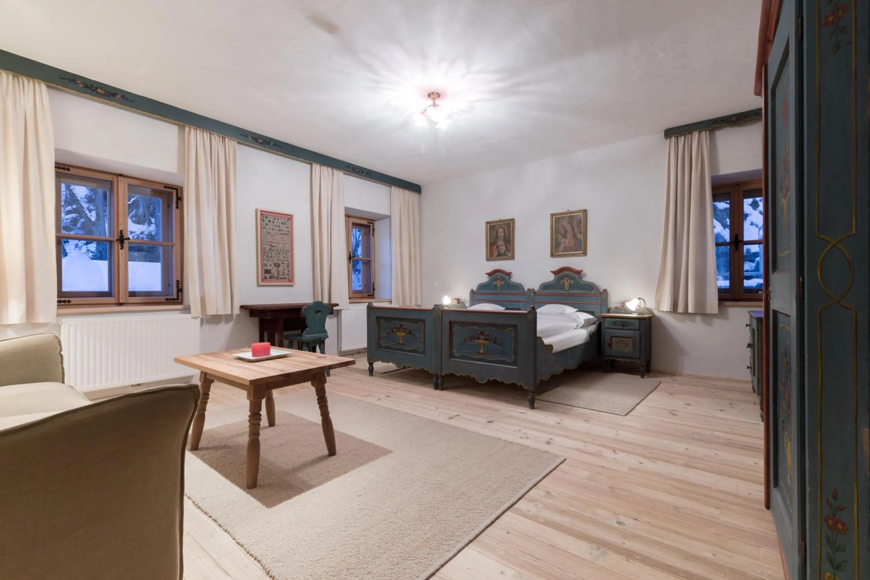 Photo of the whole room in Gasthof Weyerhof