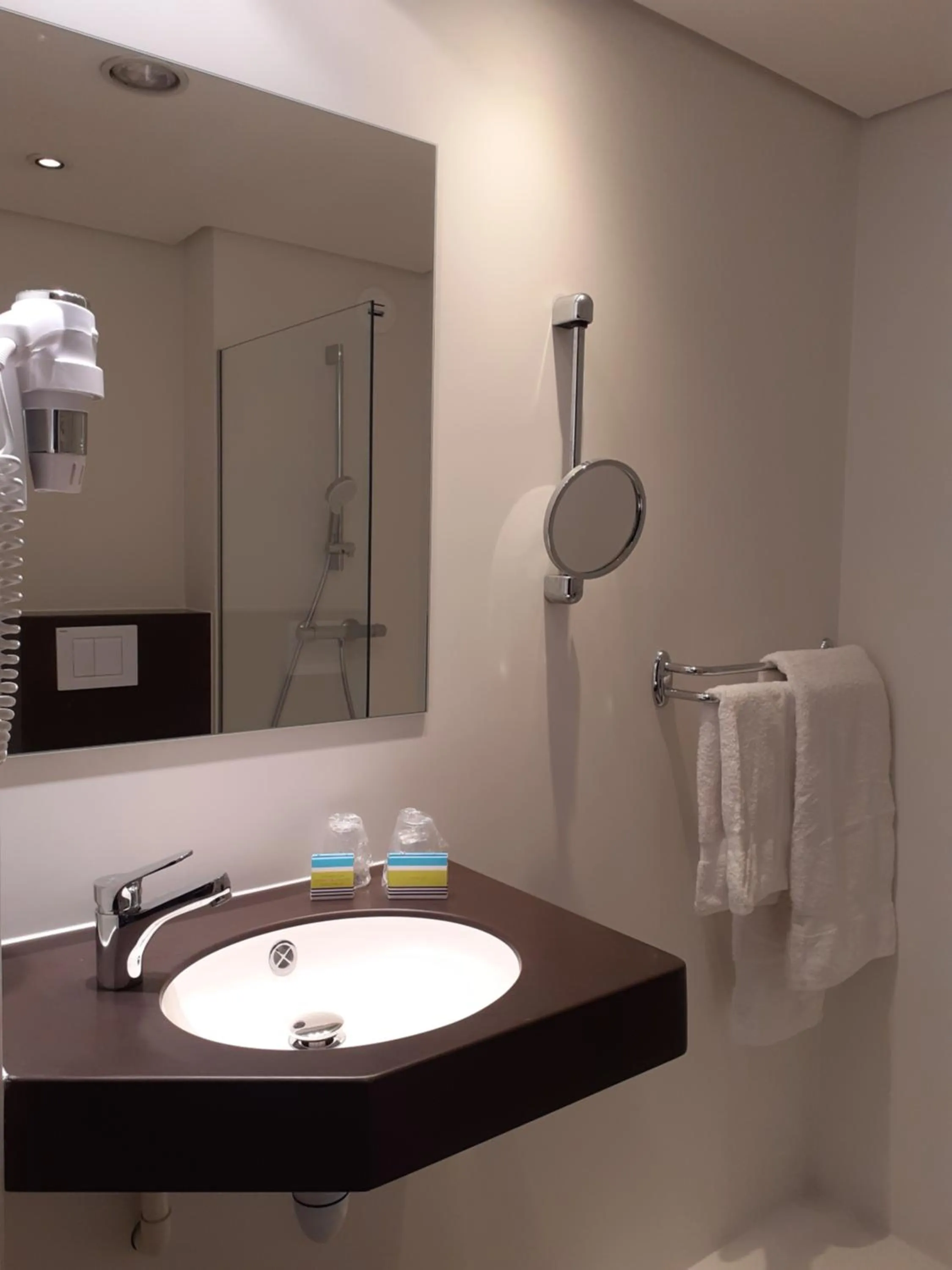 Bathroom in Domaine de Charmeil