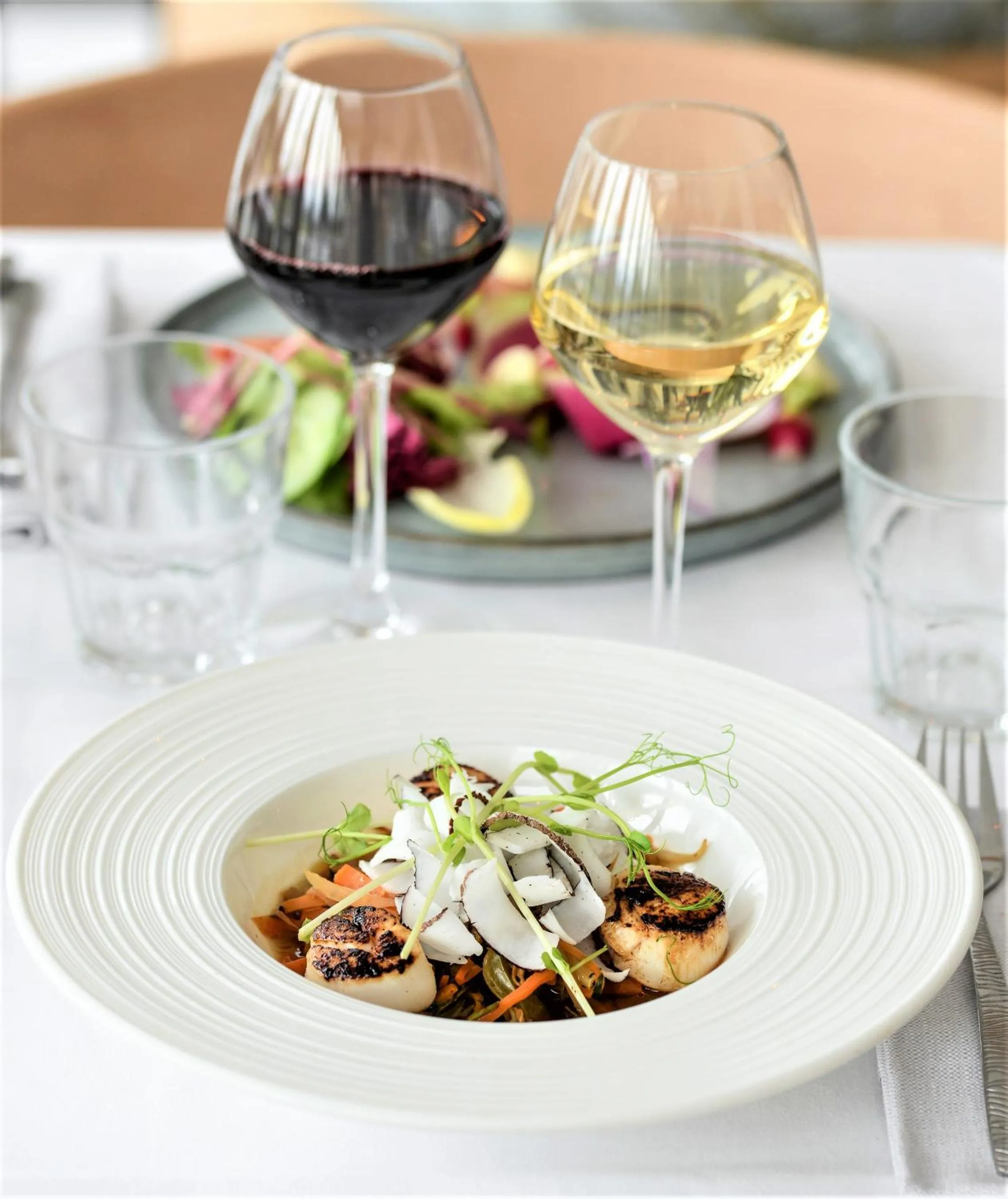 Restaurant/places to eat in Domaine de Charmeil