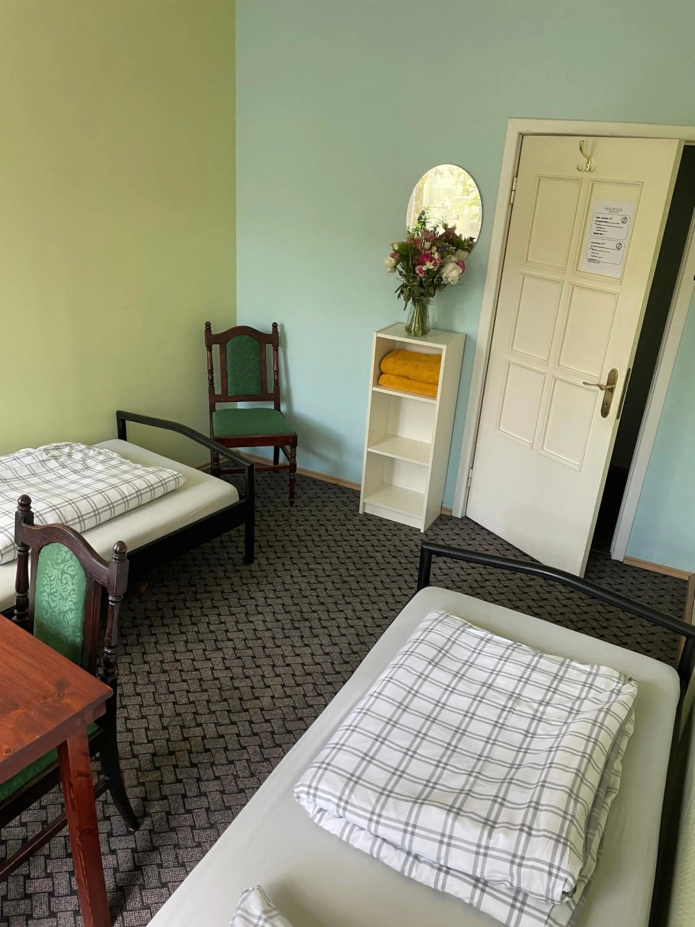 Bedroom, Bed in Mikalo House