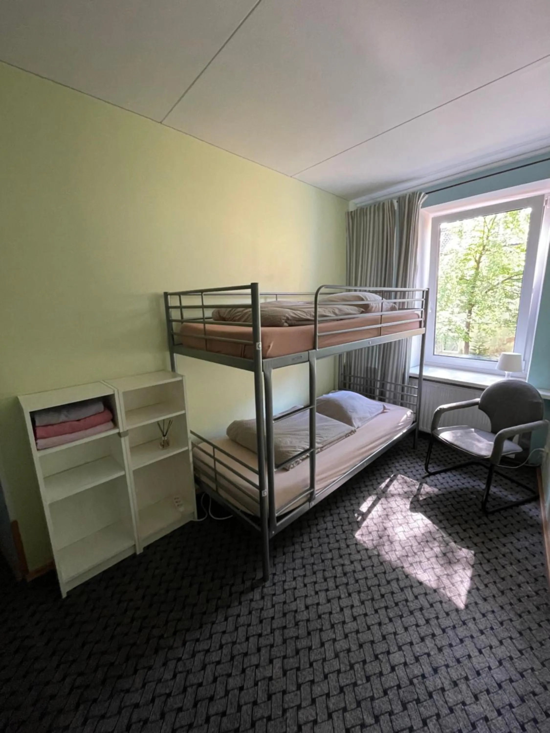 bunk bed, Bed in Mikalo House