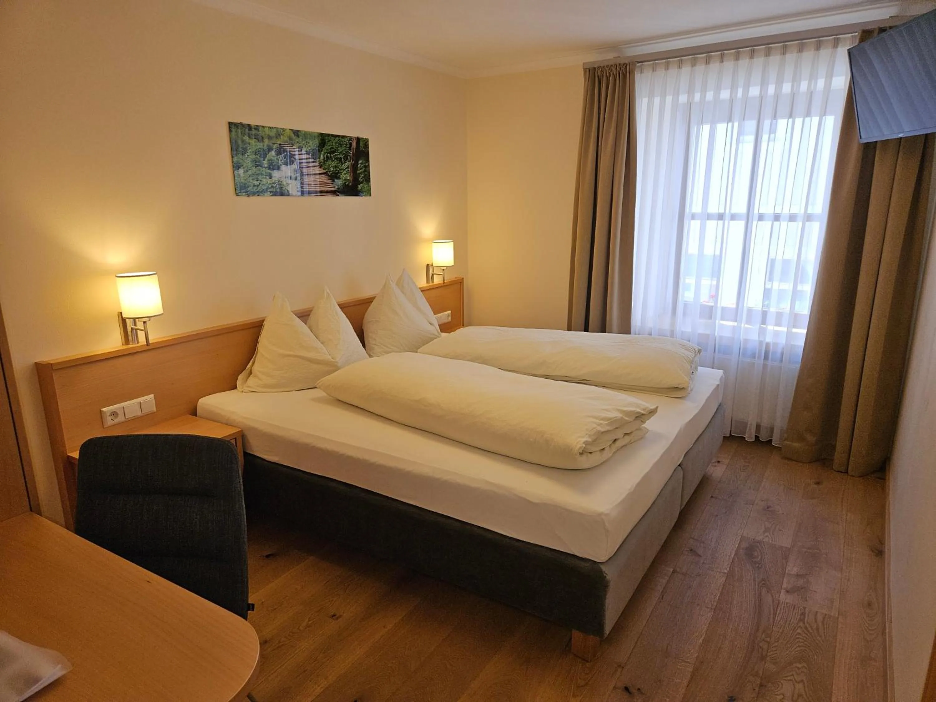 Photo of the whole room, Bed in Gasthof - Restaurant Löcker