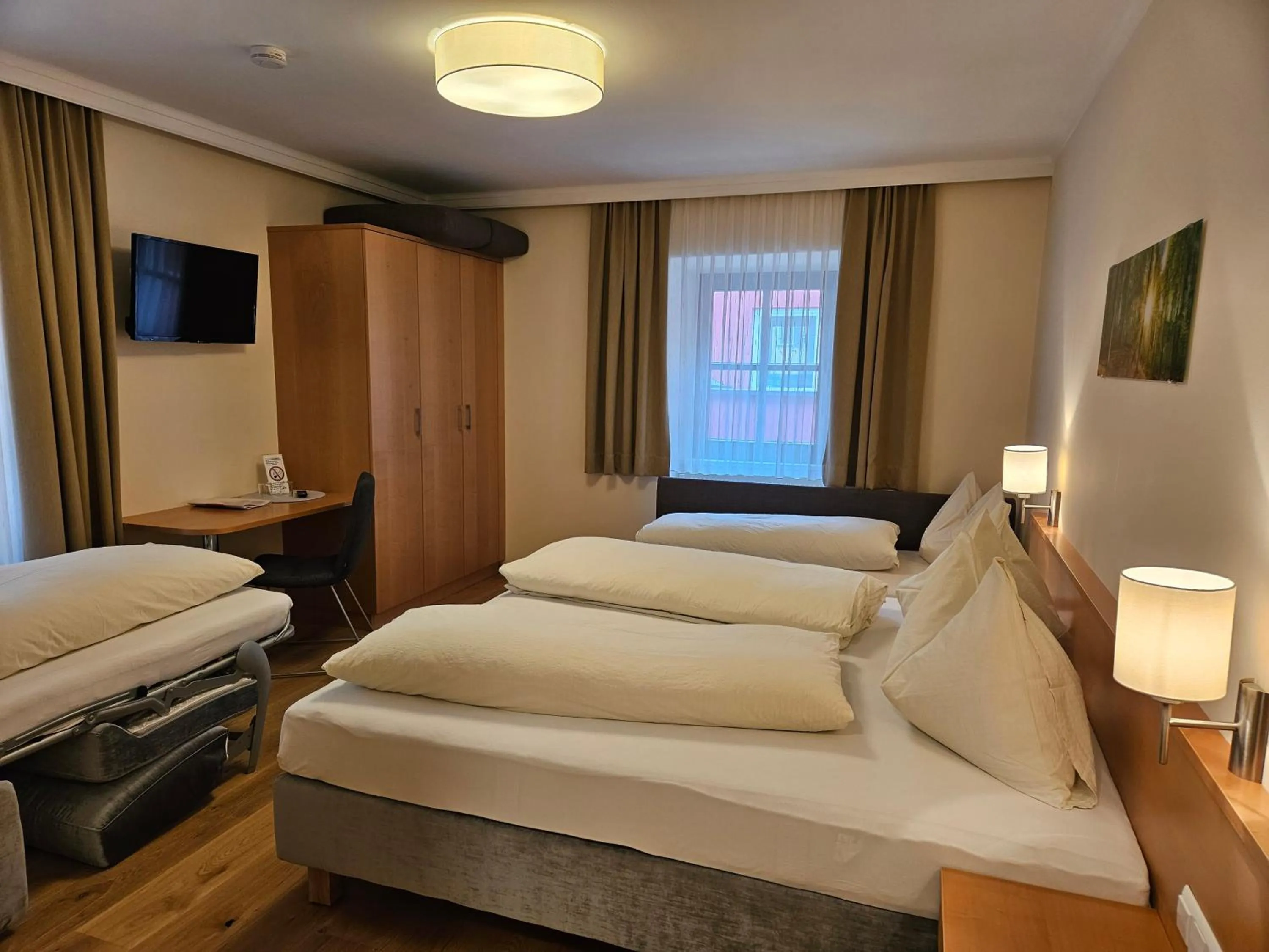 Photo of the whole room, Bed in Gasthof - Restaurant Löcker