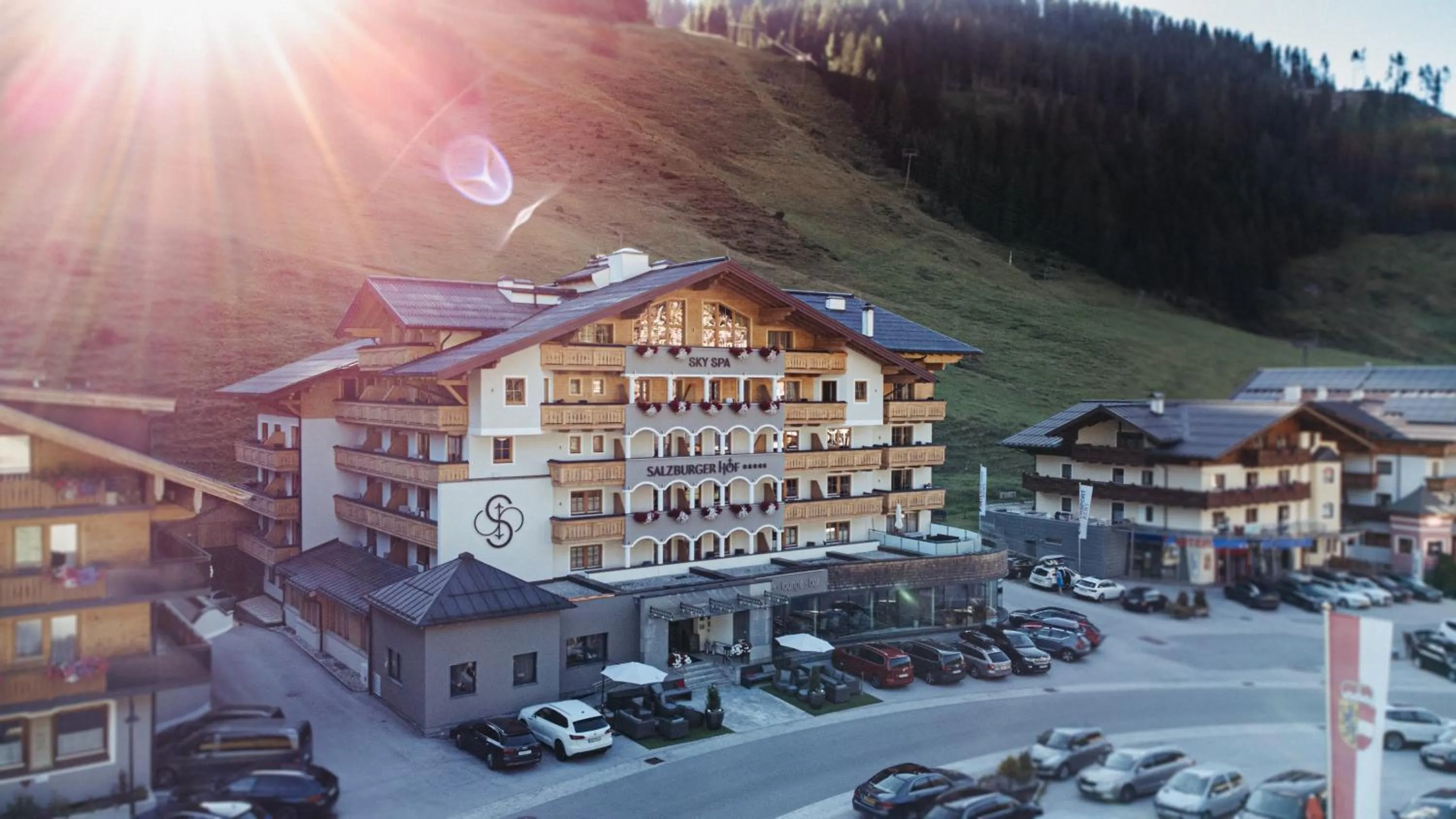 Property building in Hotel Salzburger Hof Zauchensee