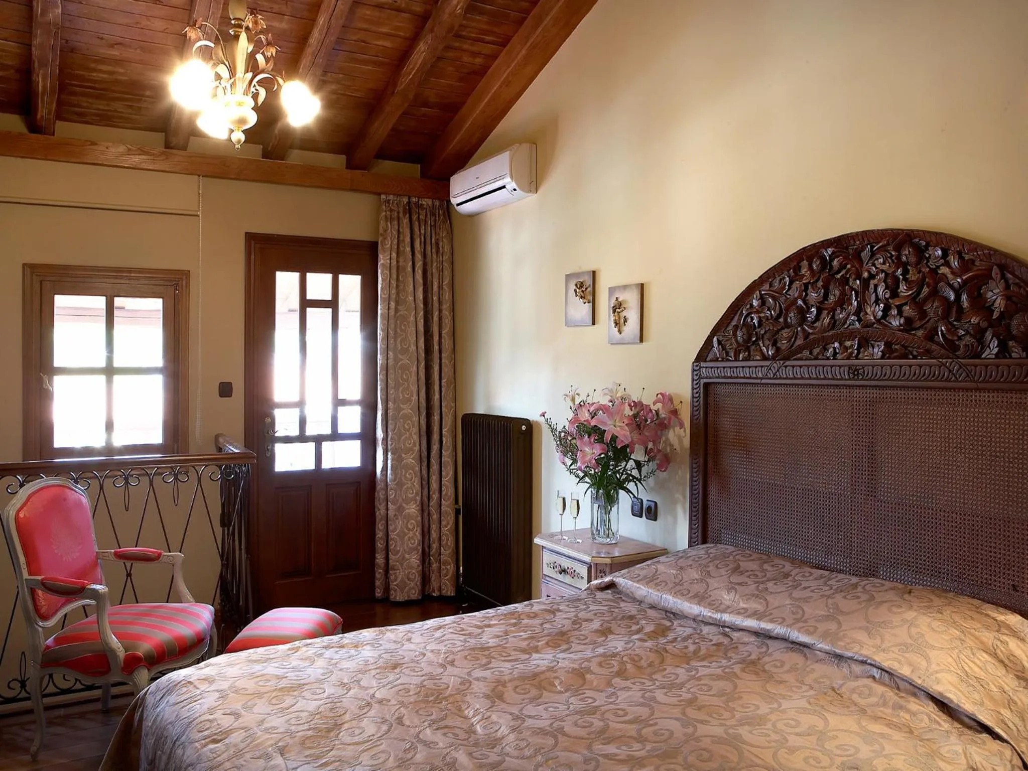 Bed in Boutique Hotel Kokkino Spiti