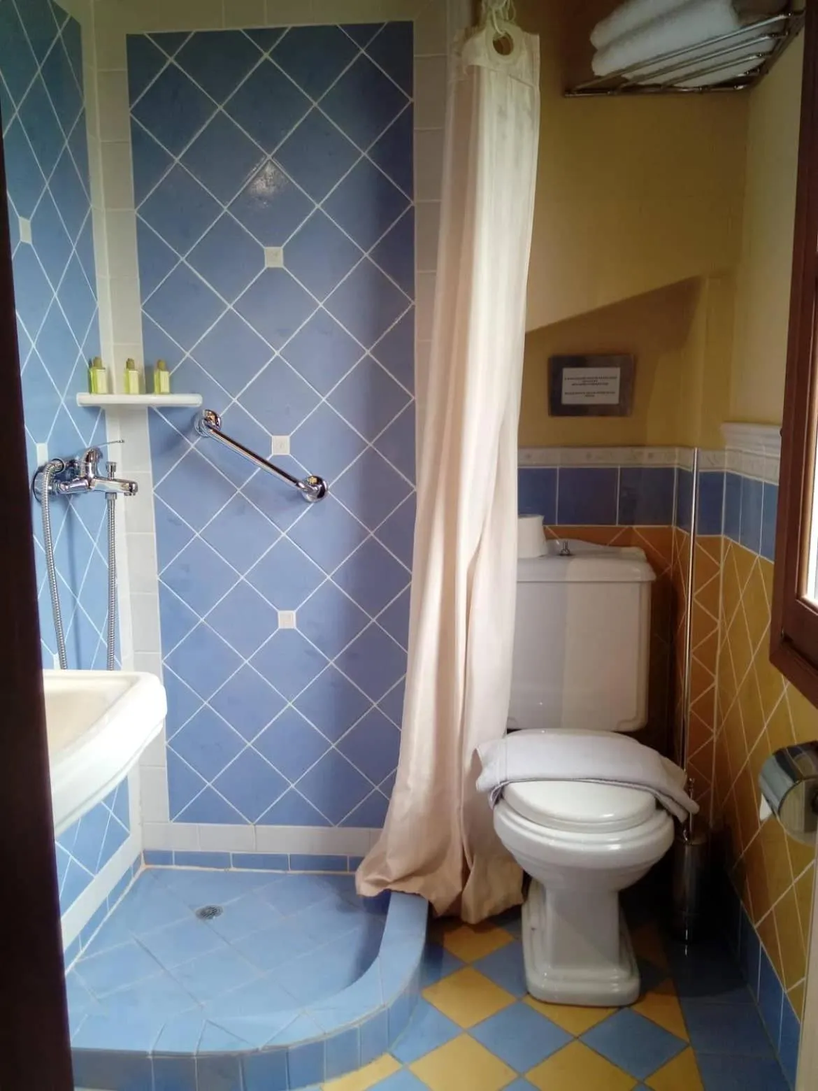 Bathroom in Boutique Hotel Kokkino Spiti