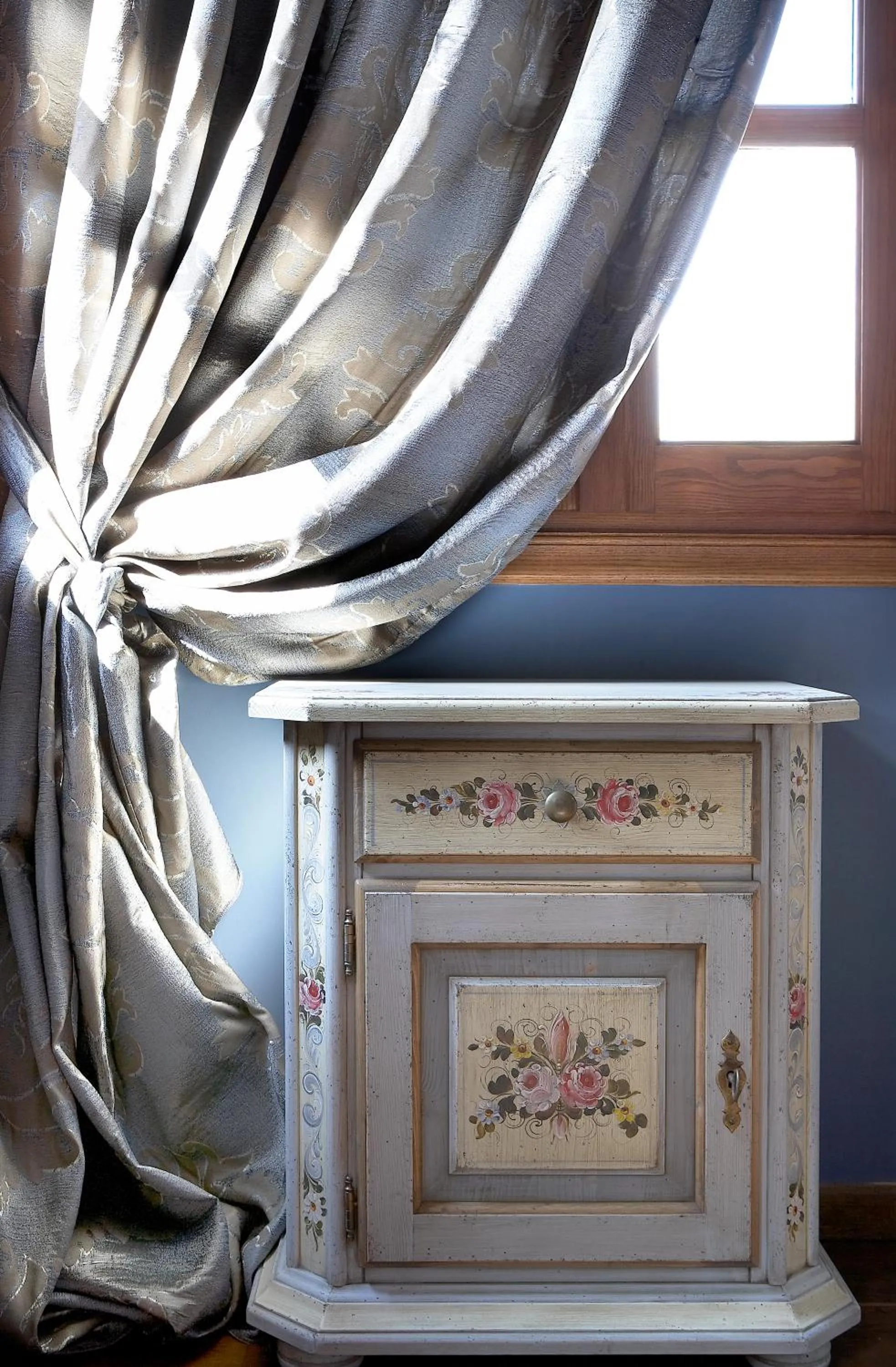 Decorative detail in Boutique Hotel Kokkino Spiti