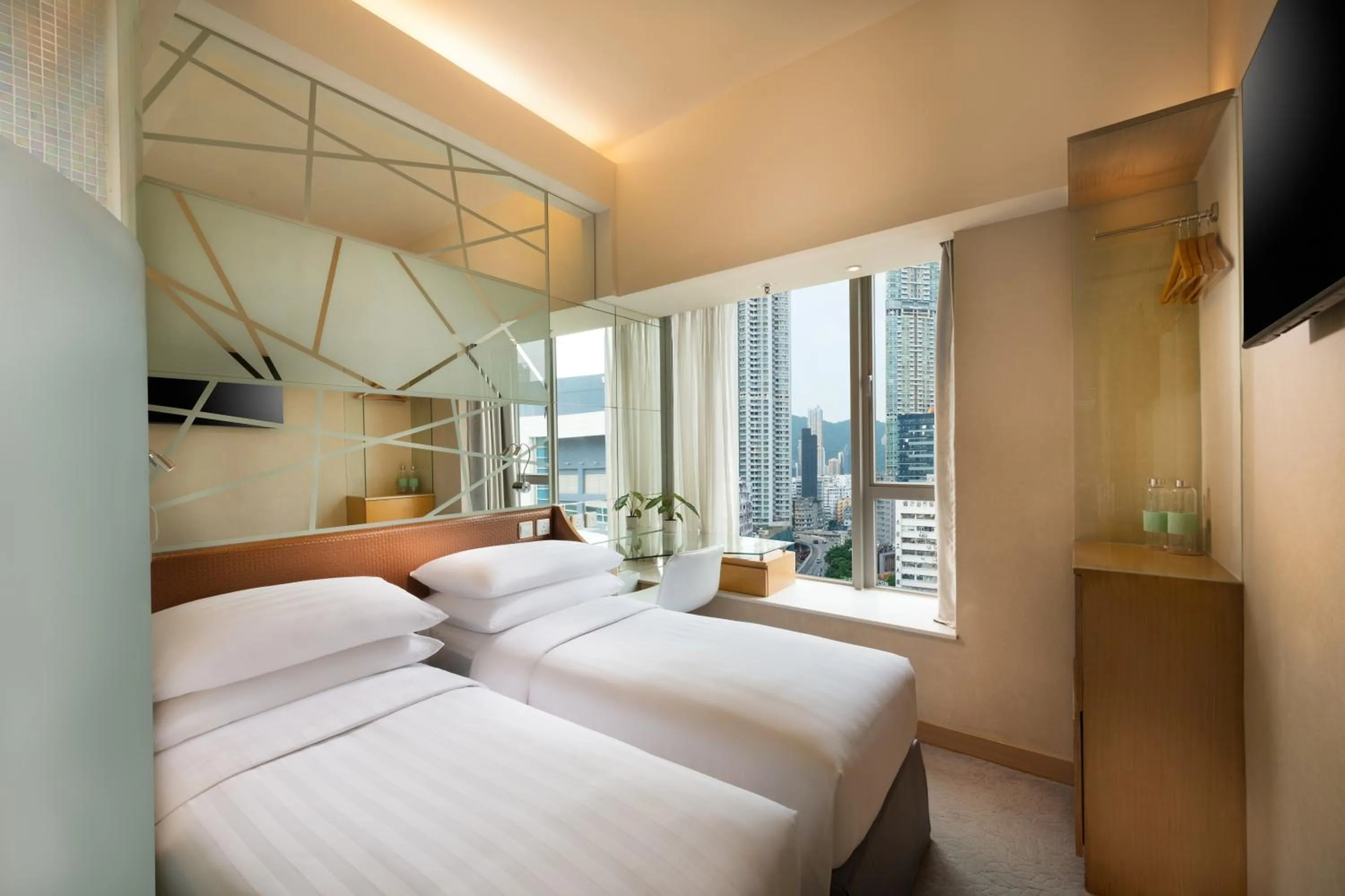 Superior Queen or Twin Room with Breakfast in Dorsett Mongkok, Hong Kong