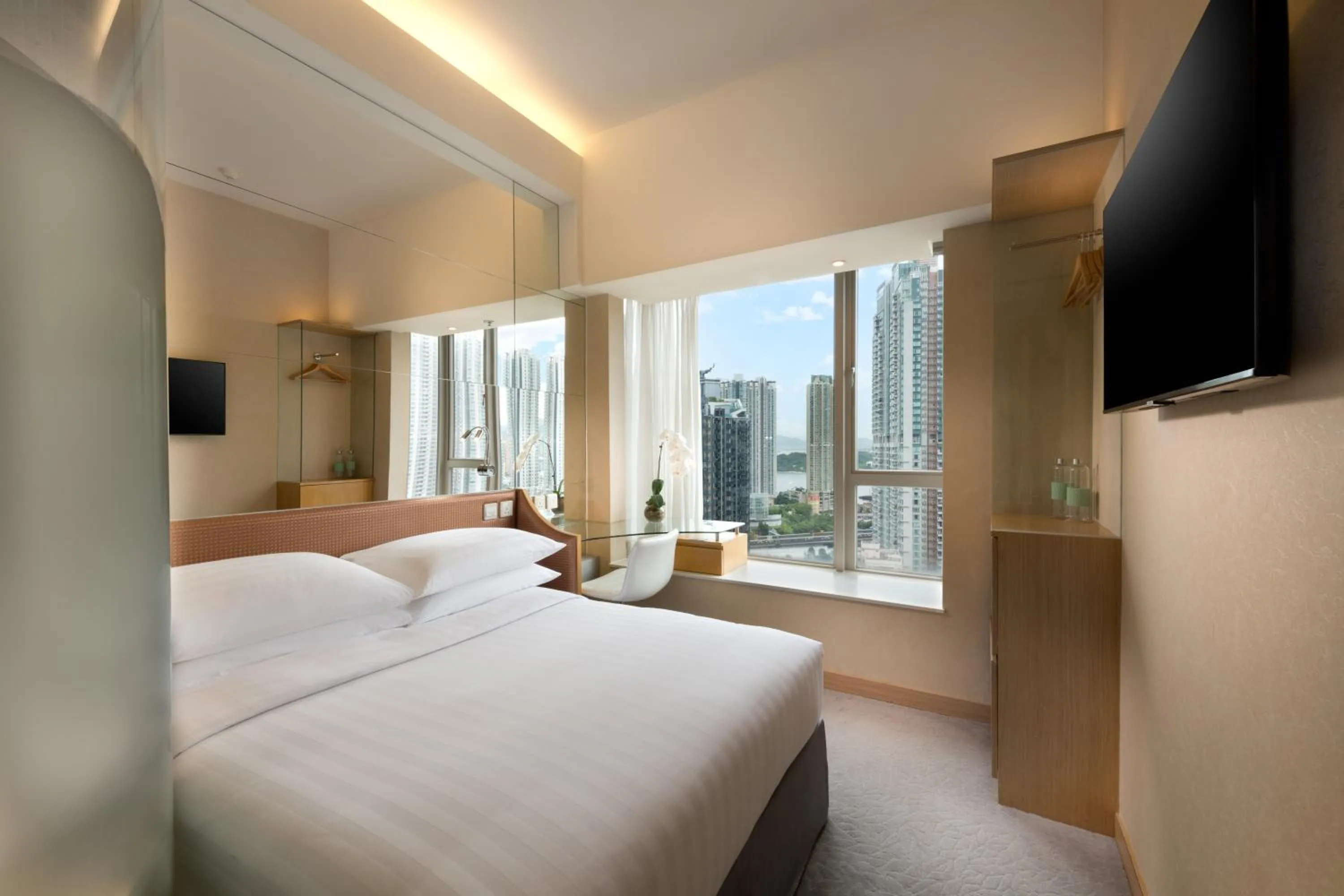 Photo of the whole room, Bed in Dorsett Mongkok, Hong Kong