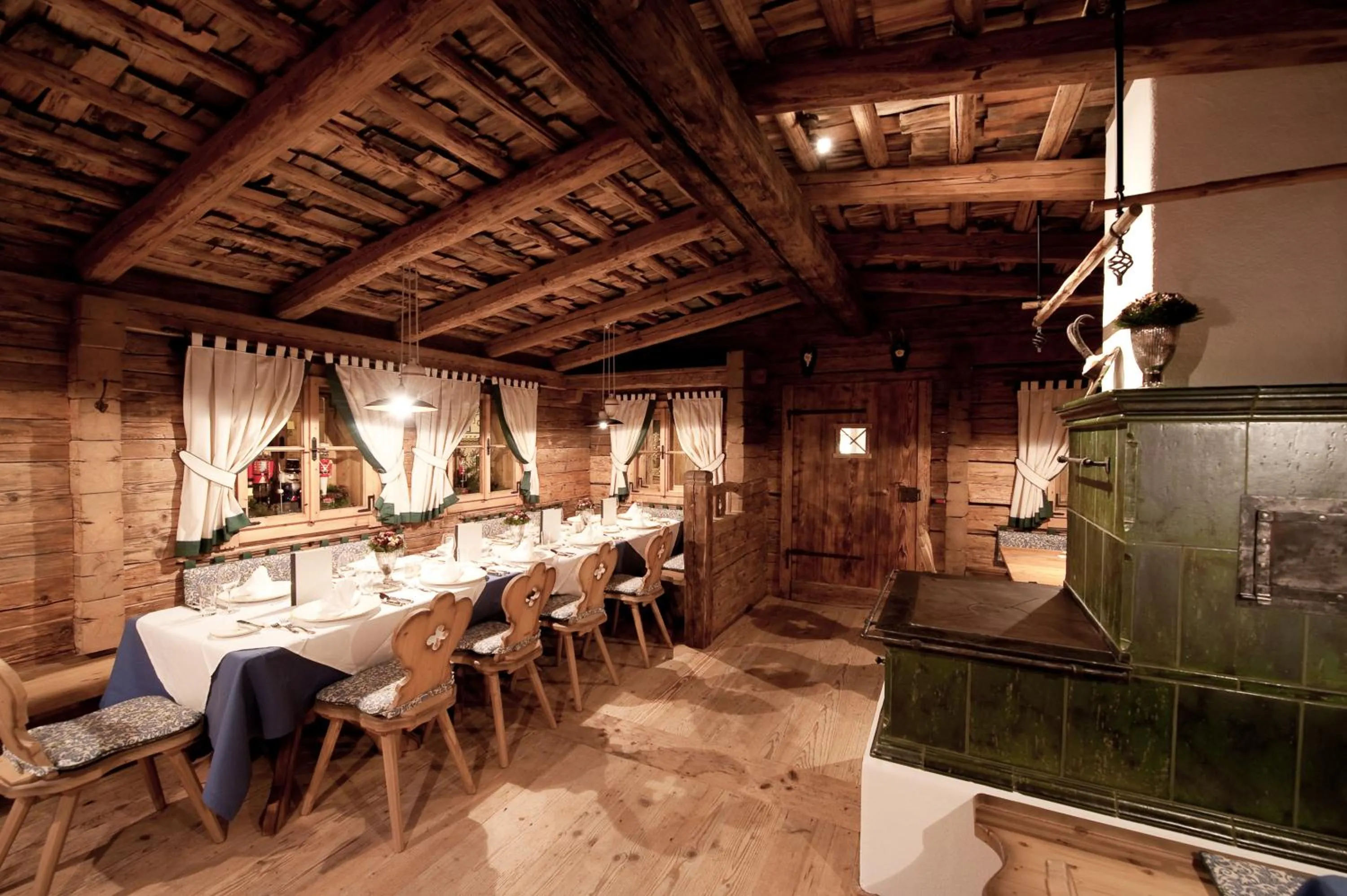 Restaurant/places to eat in Grossarler Hof Superior