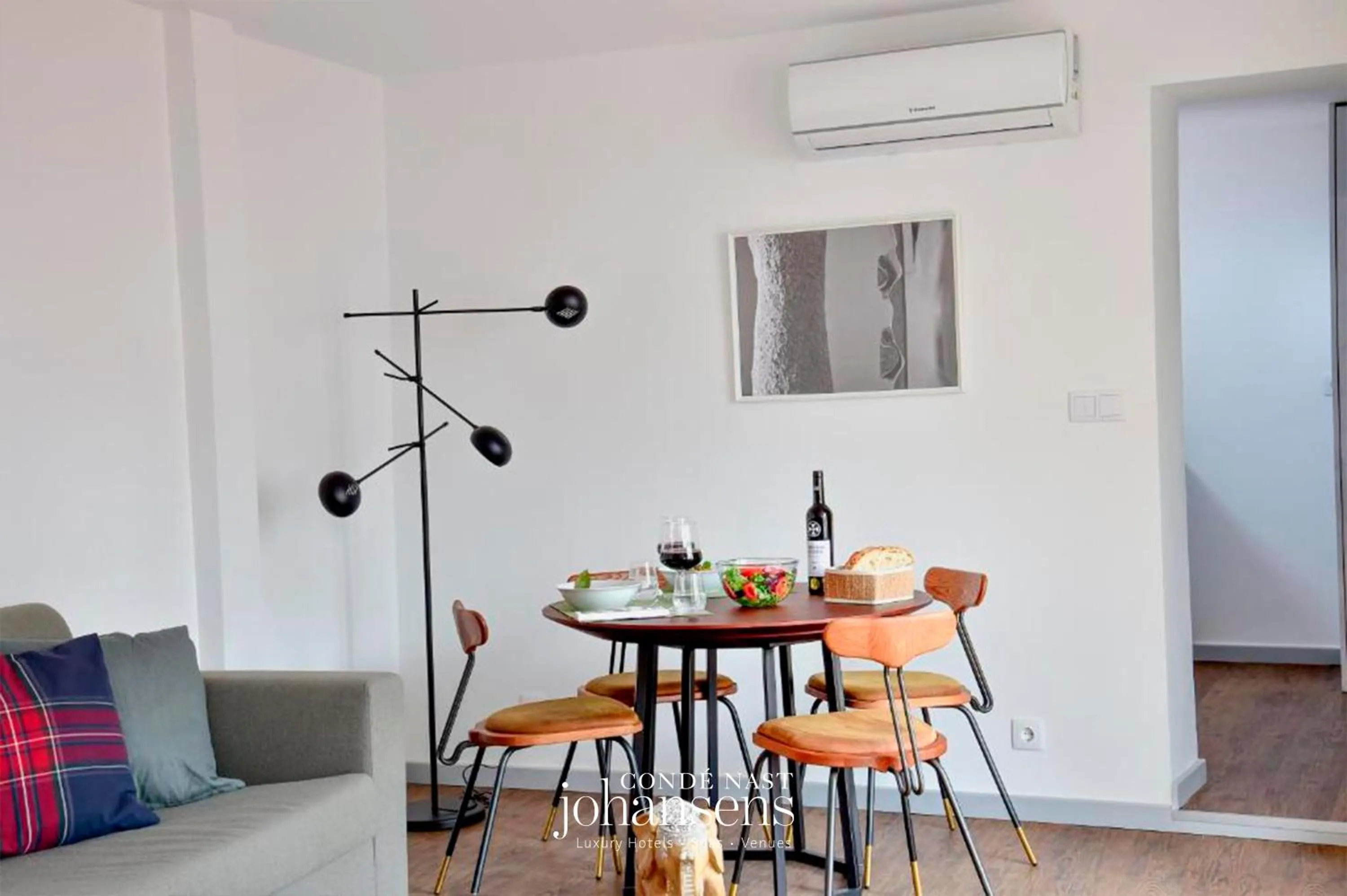 Living room in The Noble House - by Unlock Hotels