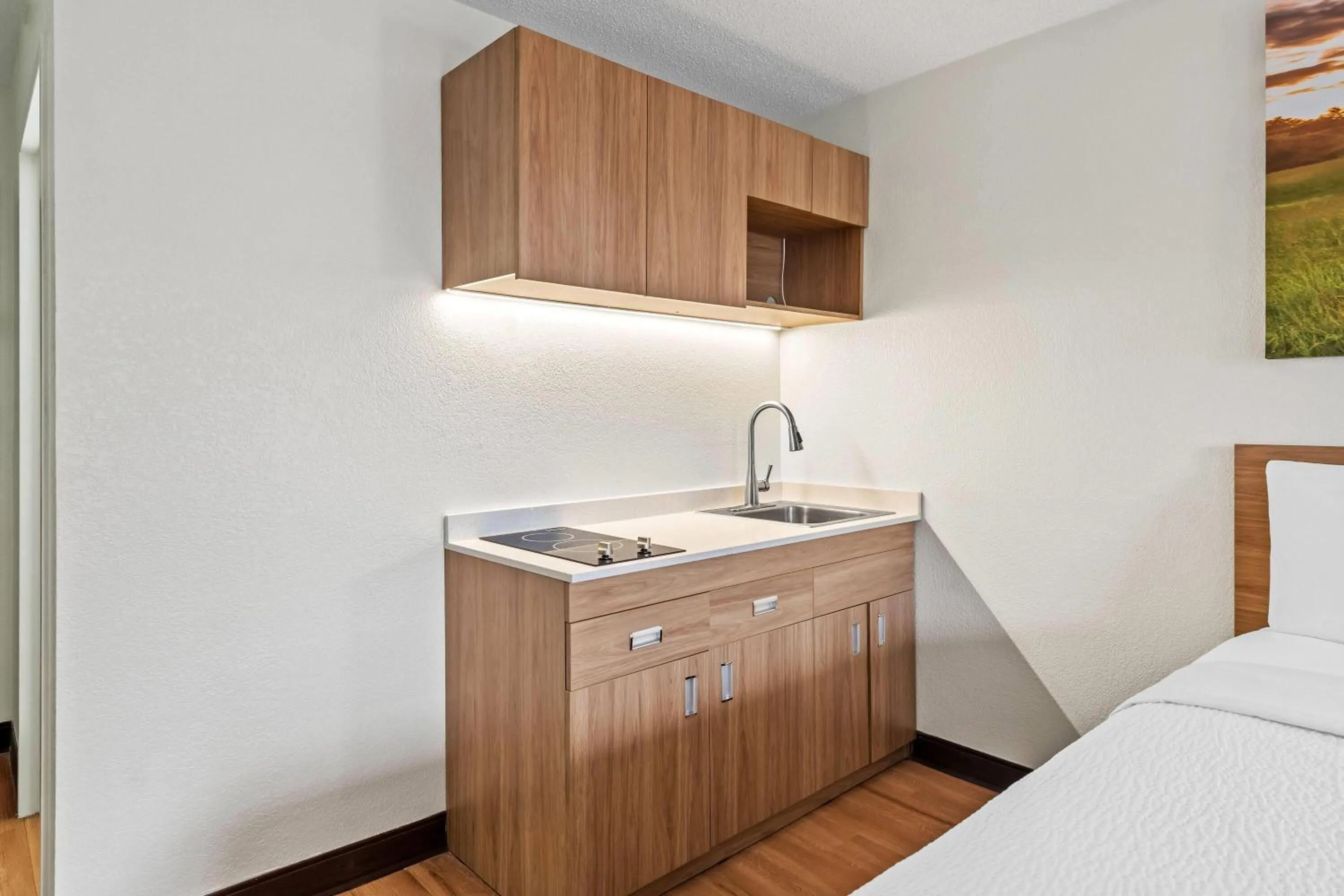 Kitchen or kitchenette, Bed in Days Inn by Wyndham Lancaster PA Dutch Country