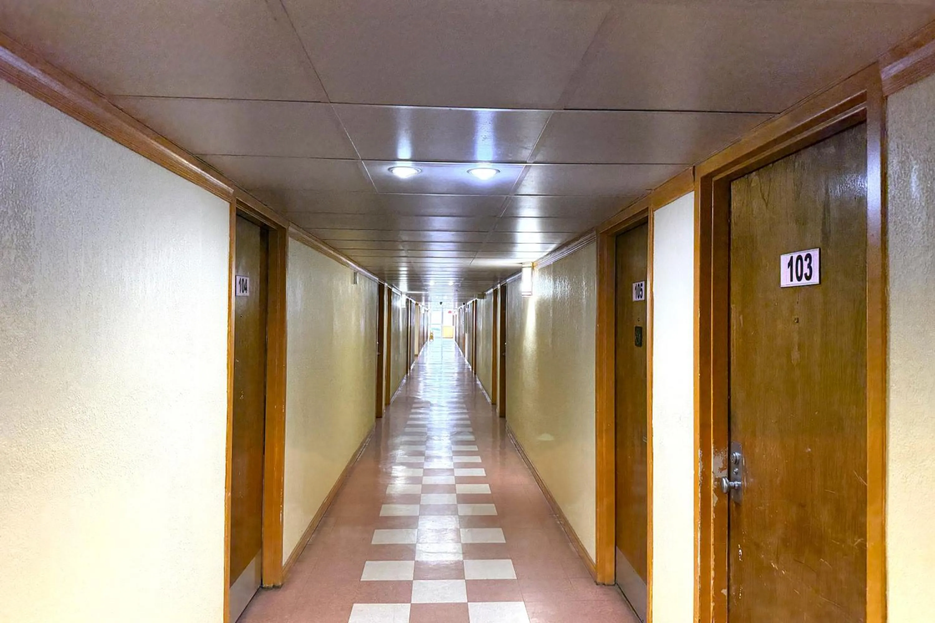 Lobby or reception in Red Carpet Inn & Suites Lima -Listing Partner