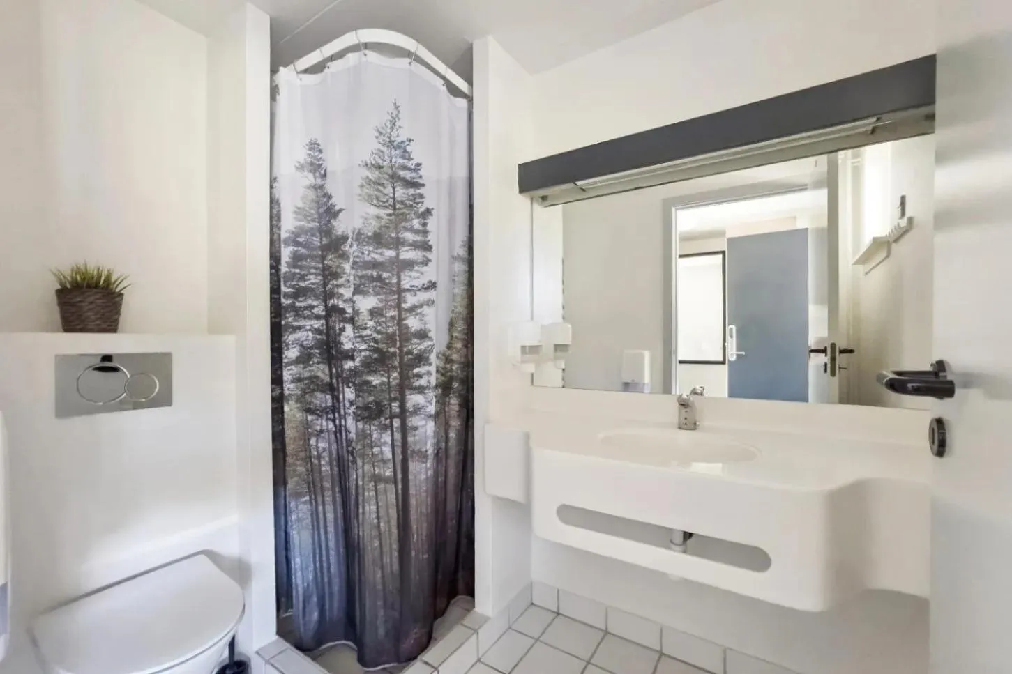 Shower in Danhostel Vejle