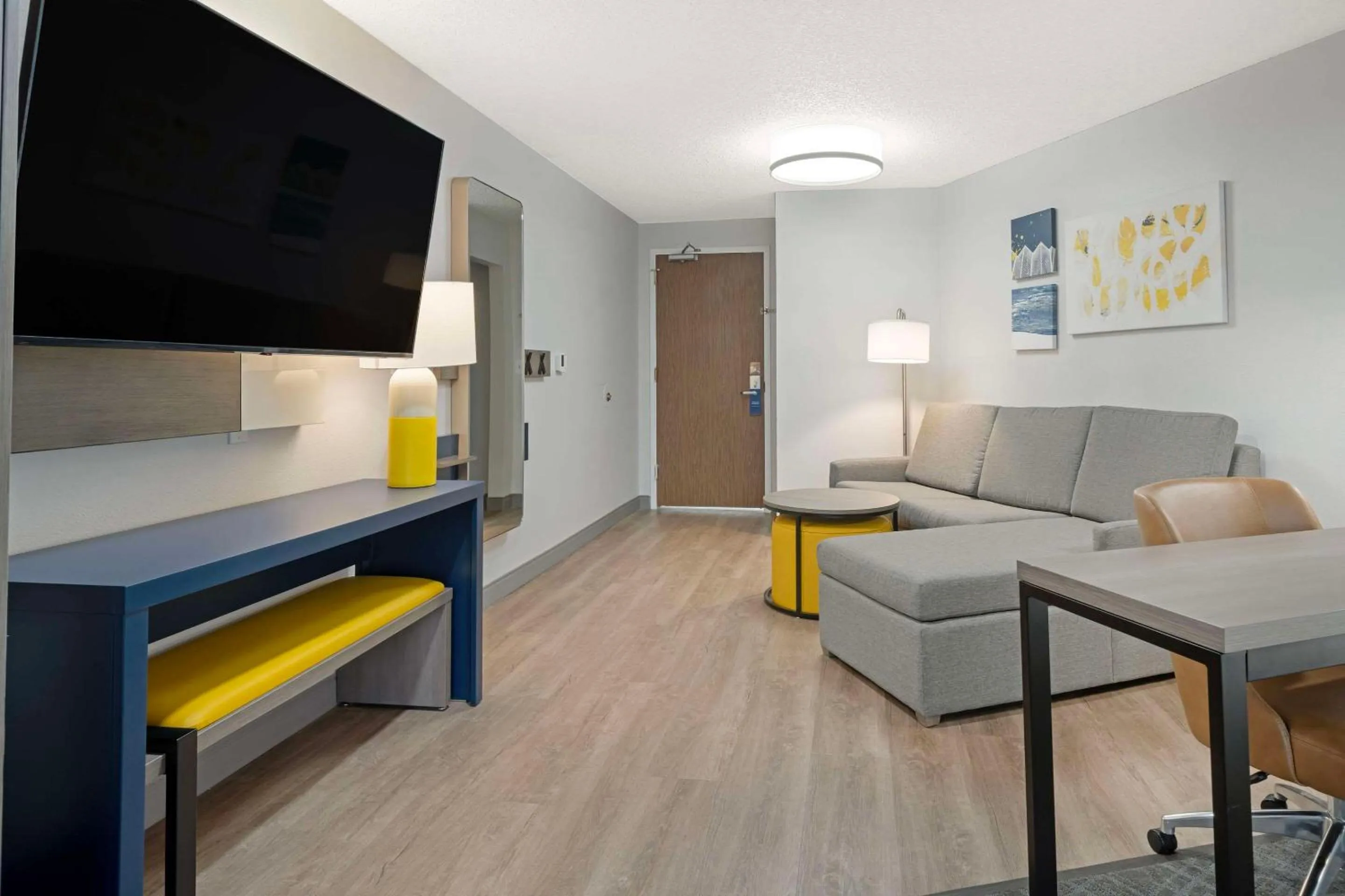 Bedroom in Comfort Suites Idaho Falls