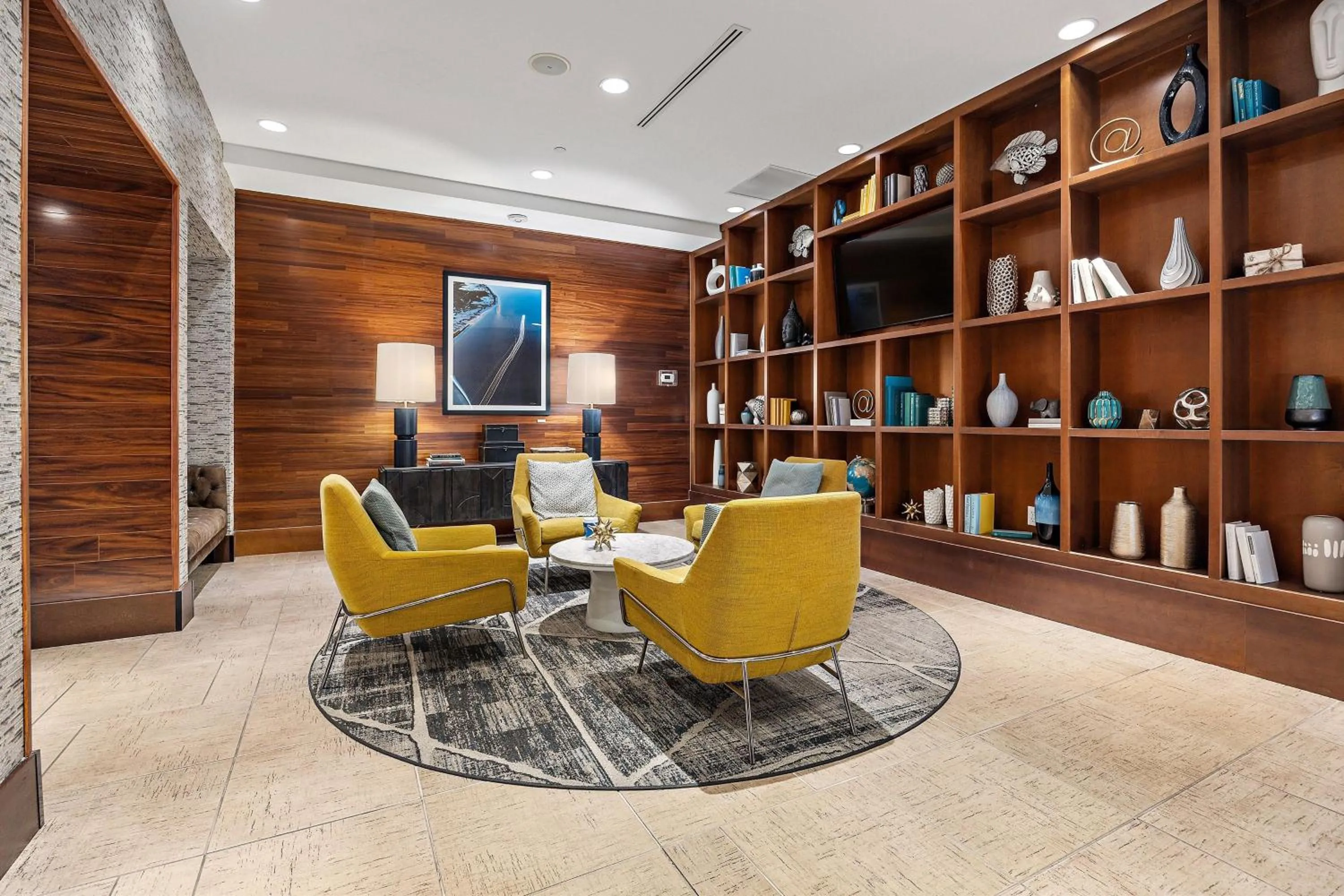 Lobby or reception in Four Points by Sheraton Jacksonville Baymeadows