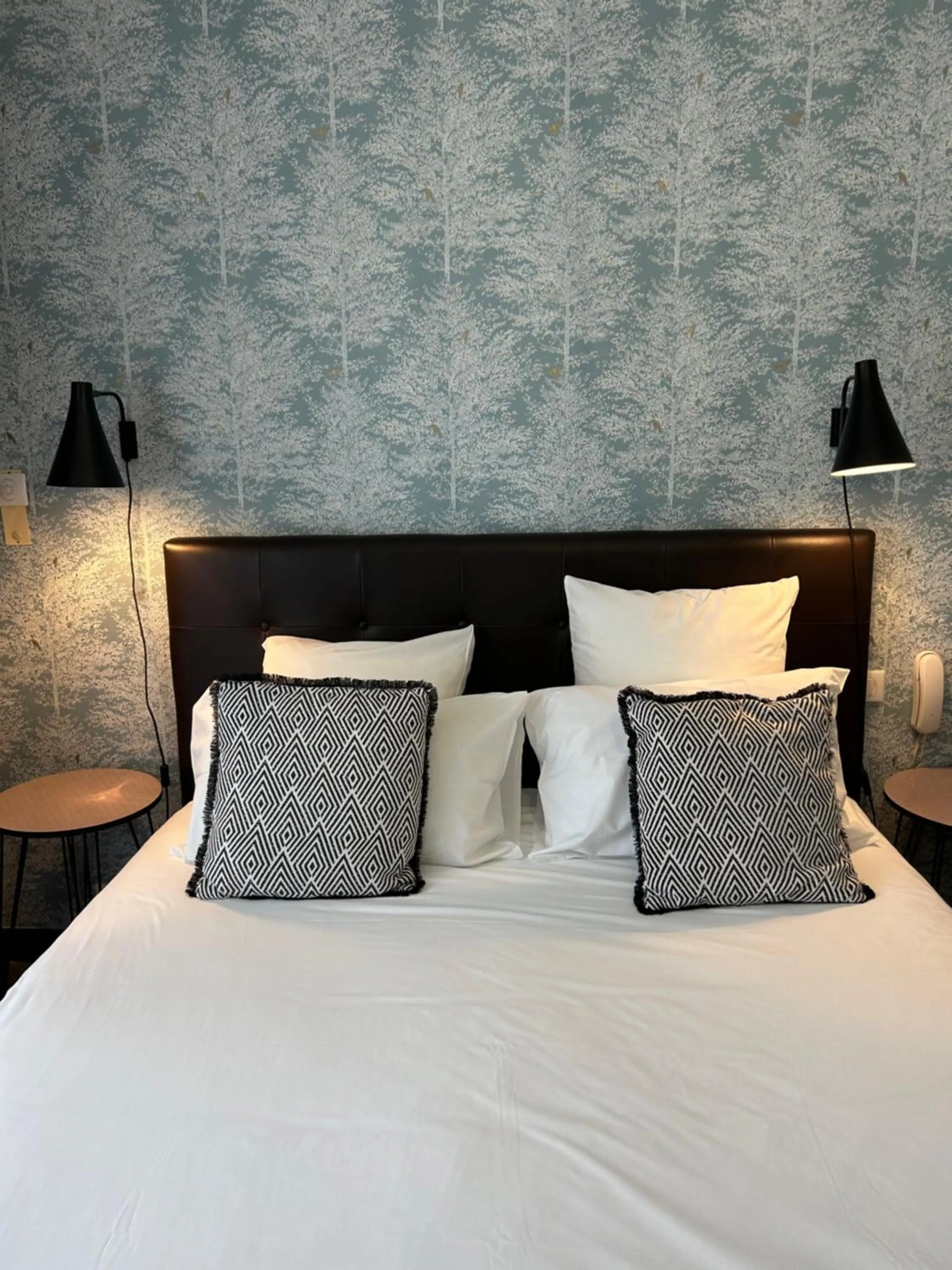 Bed in Urban Style L'Etape