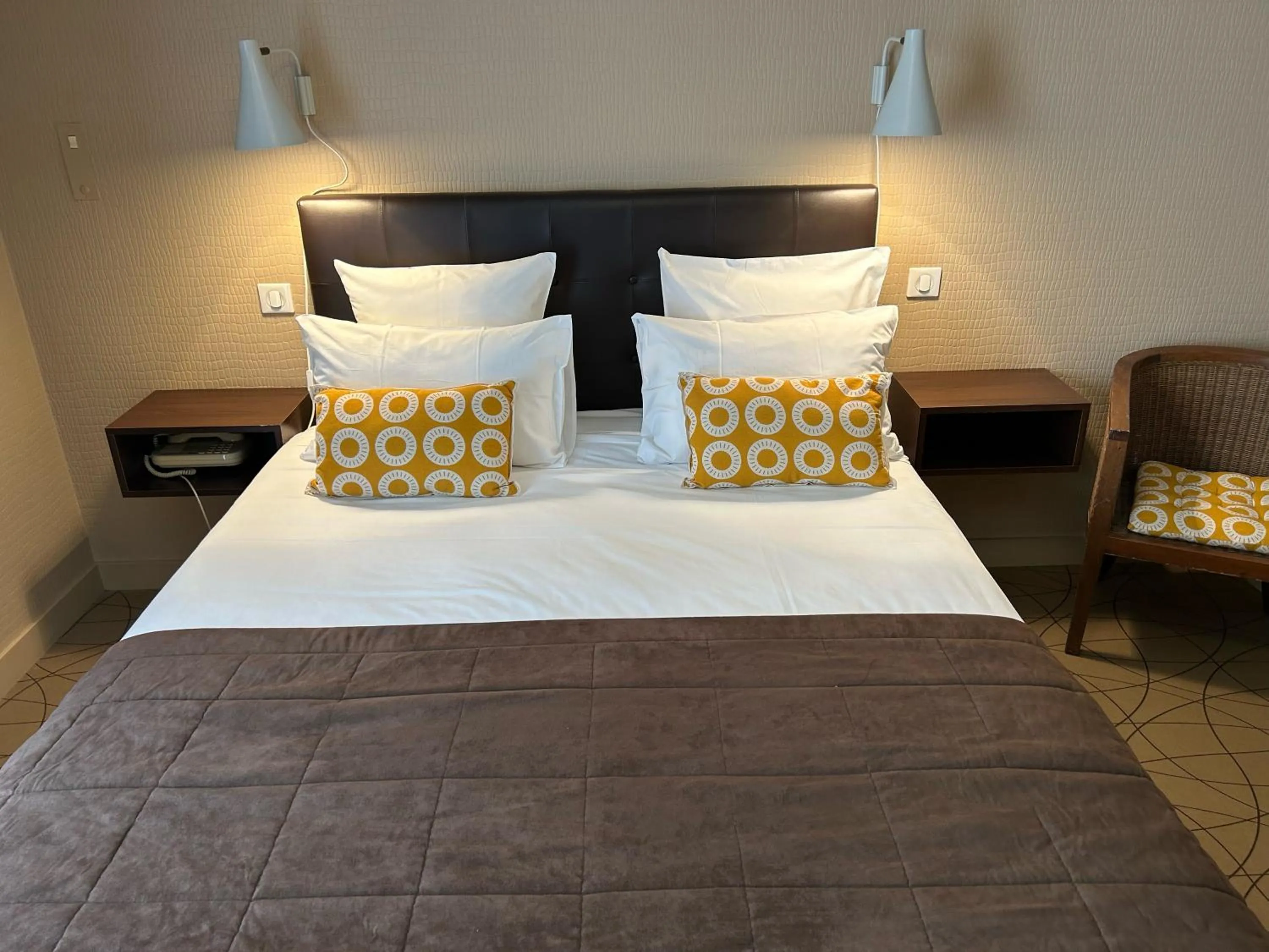 Bed in Urban Style L'Etape