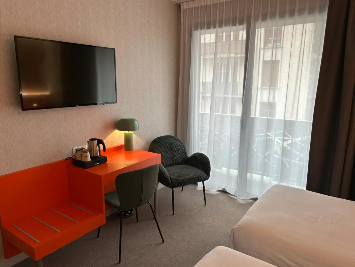 Bed in Urban Style L'Etape