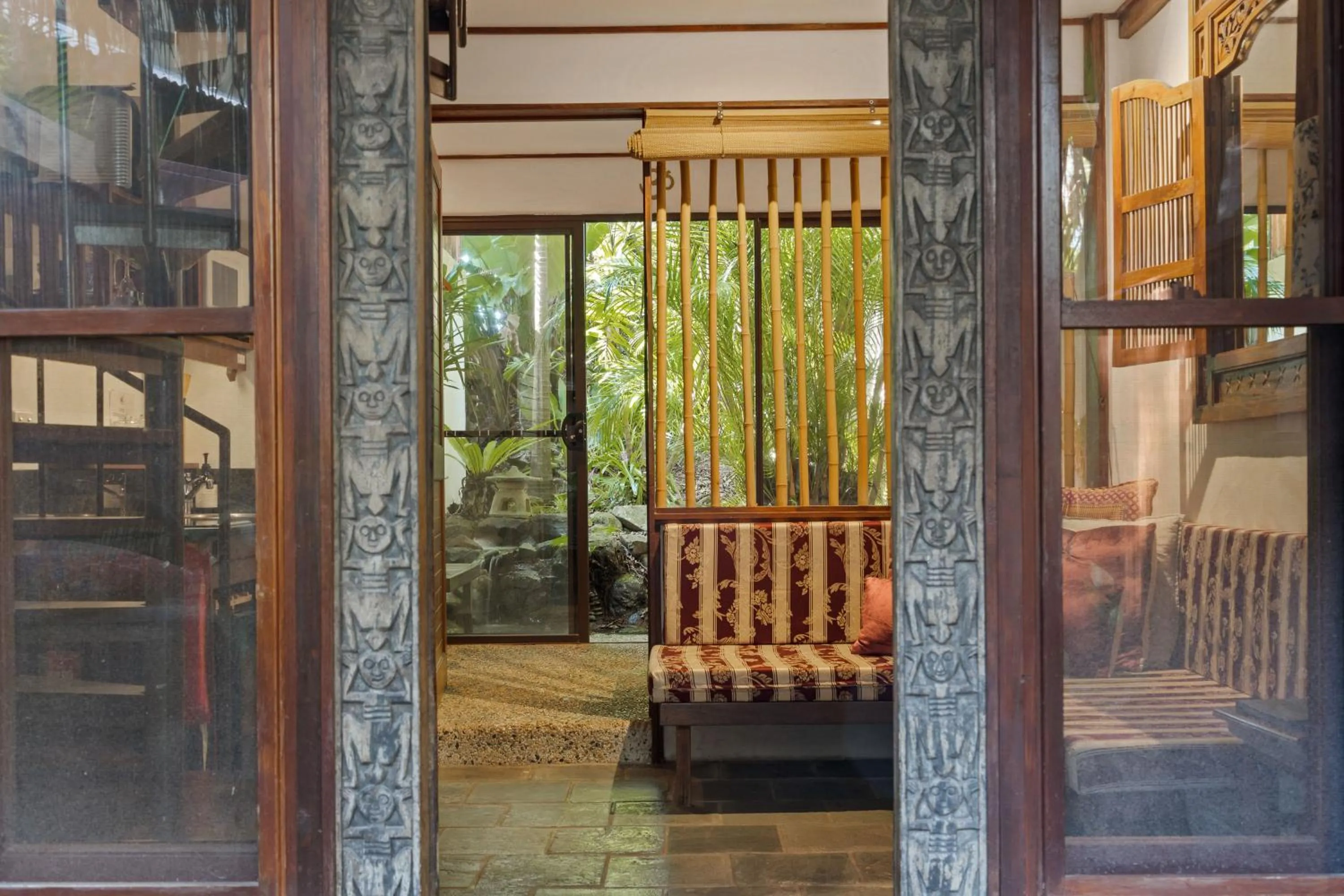 Facade/entrance in Garden Burees