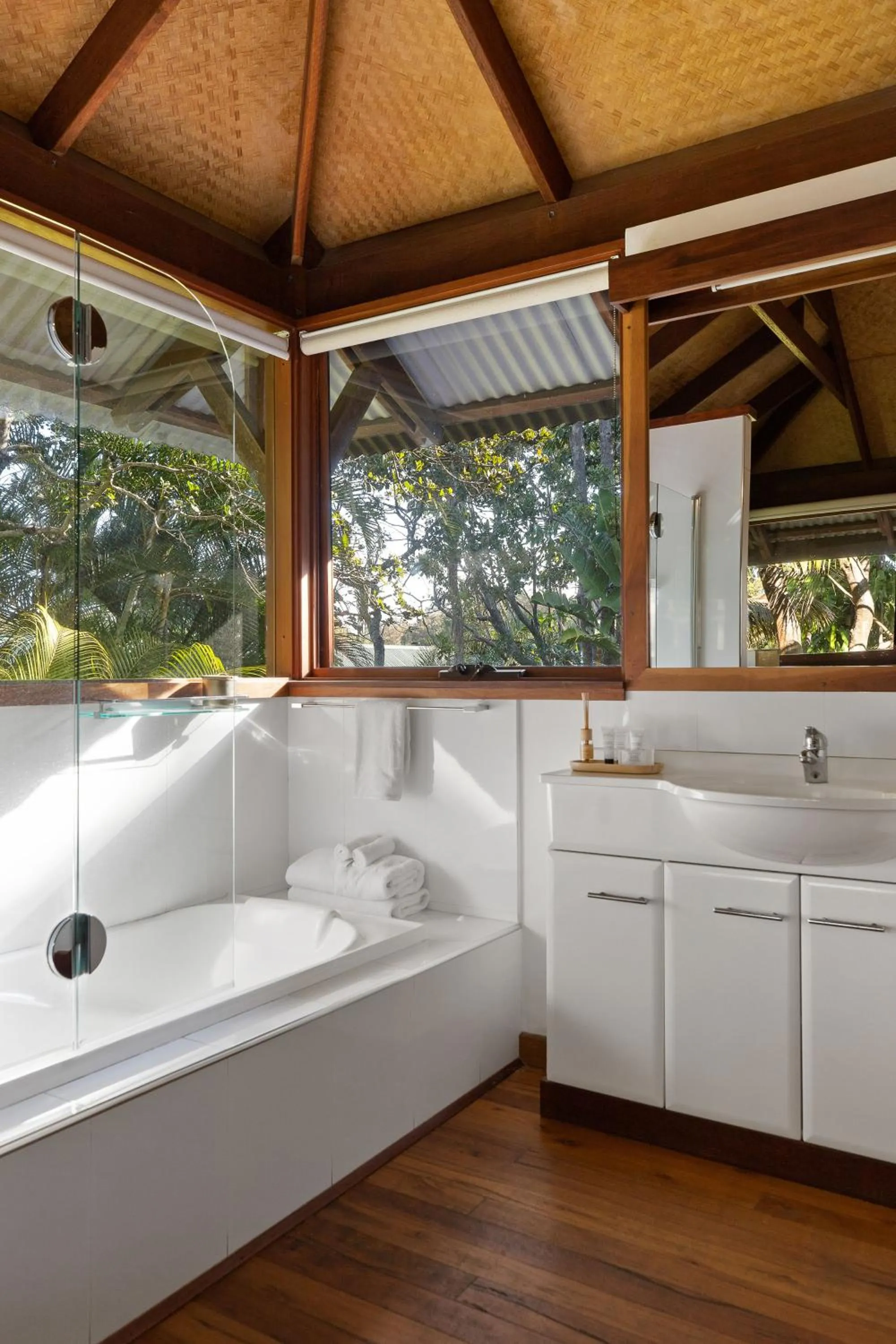 Bathroom in Garden Burees
