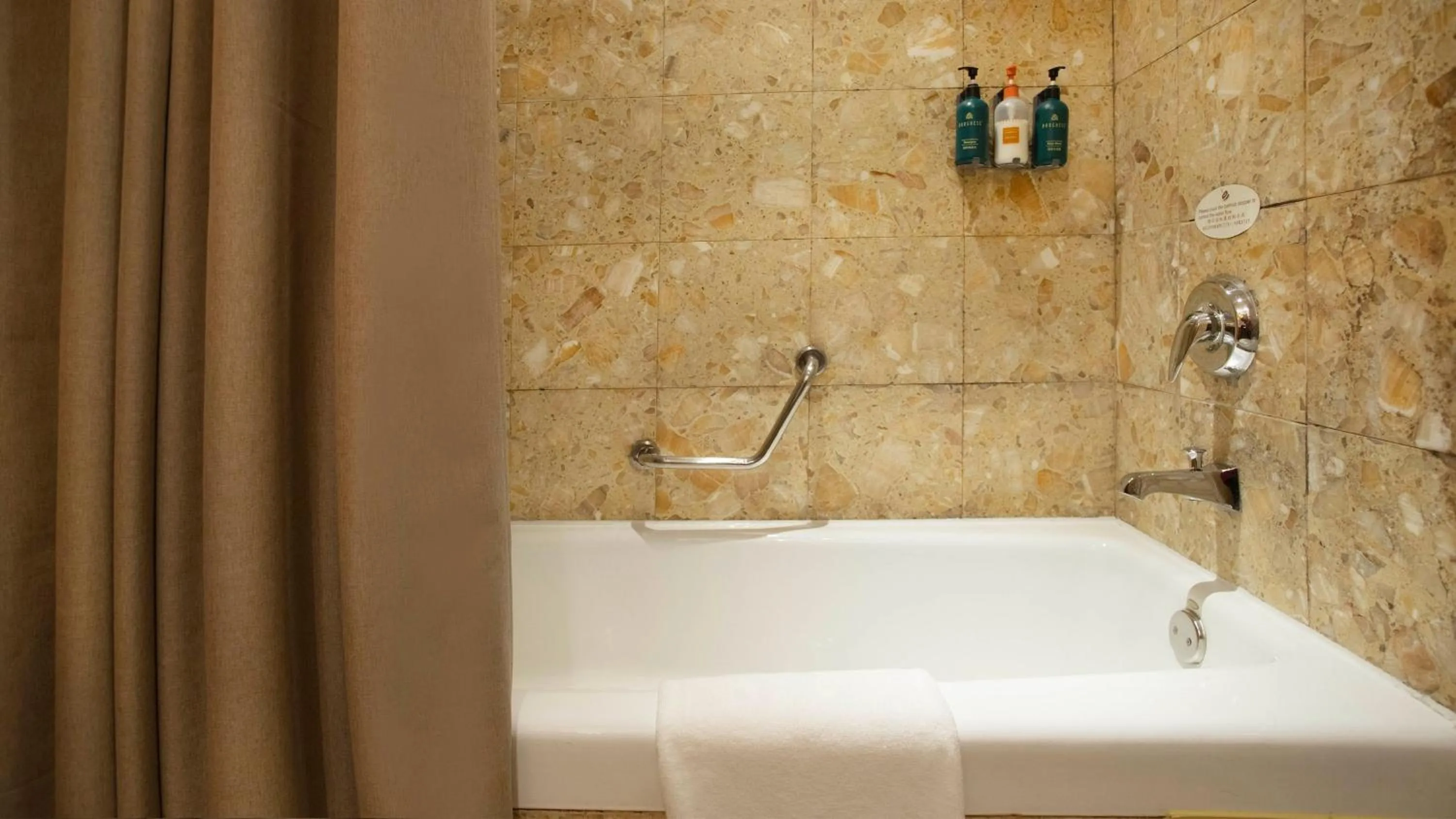 Bedroom in Crowne Plaza Qingdao by IHG