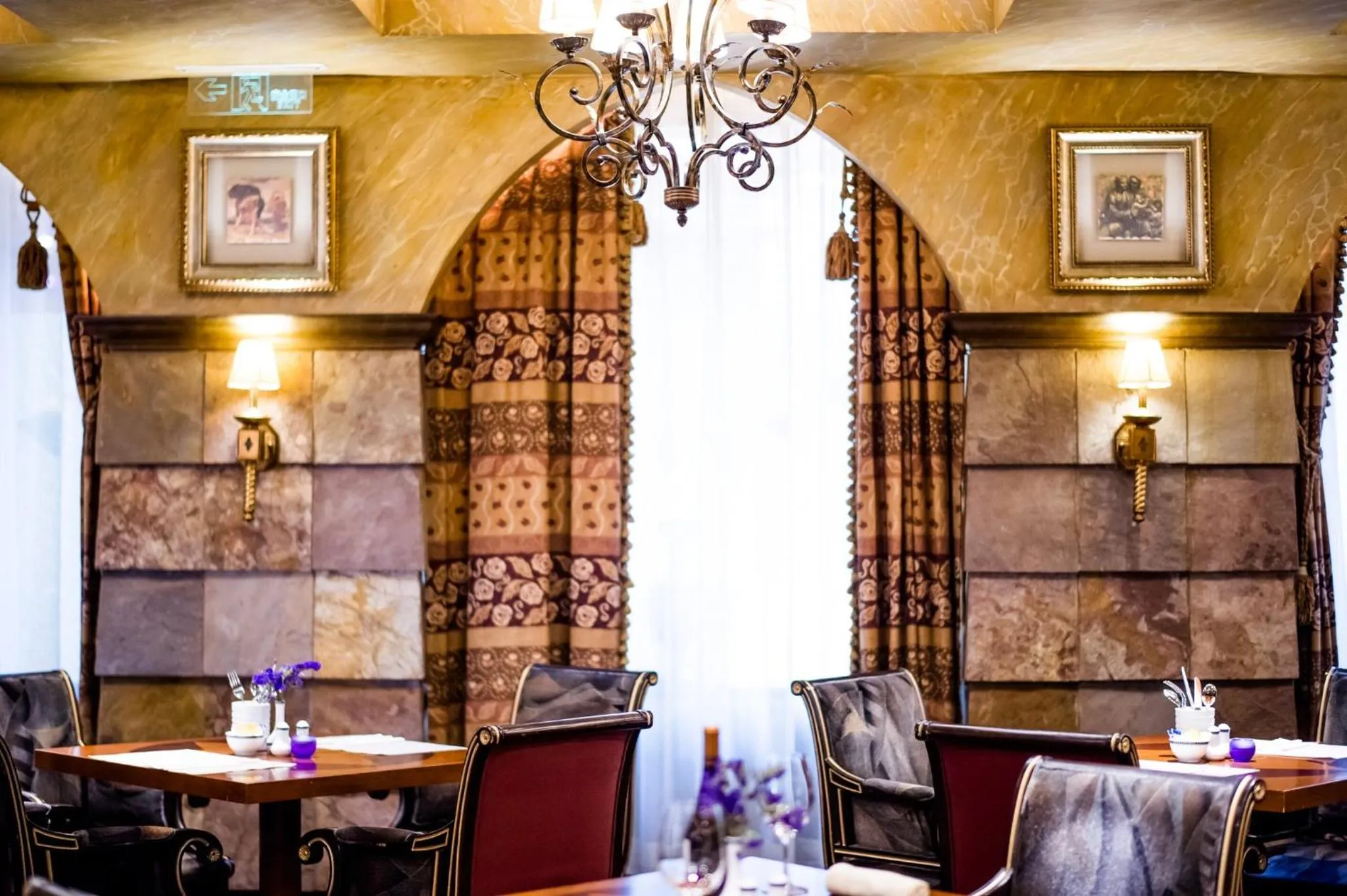 Restaurant/places to eat in Crowne Plaza Qingdao by IHG