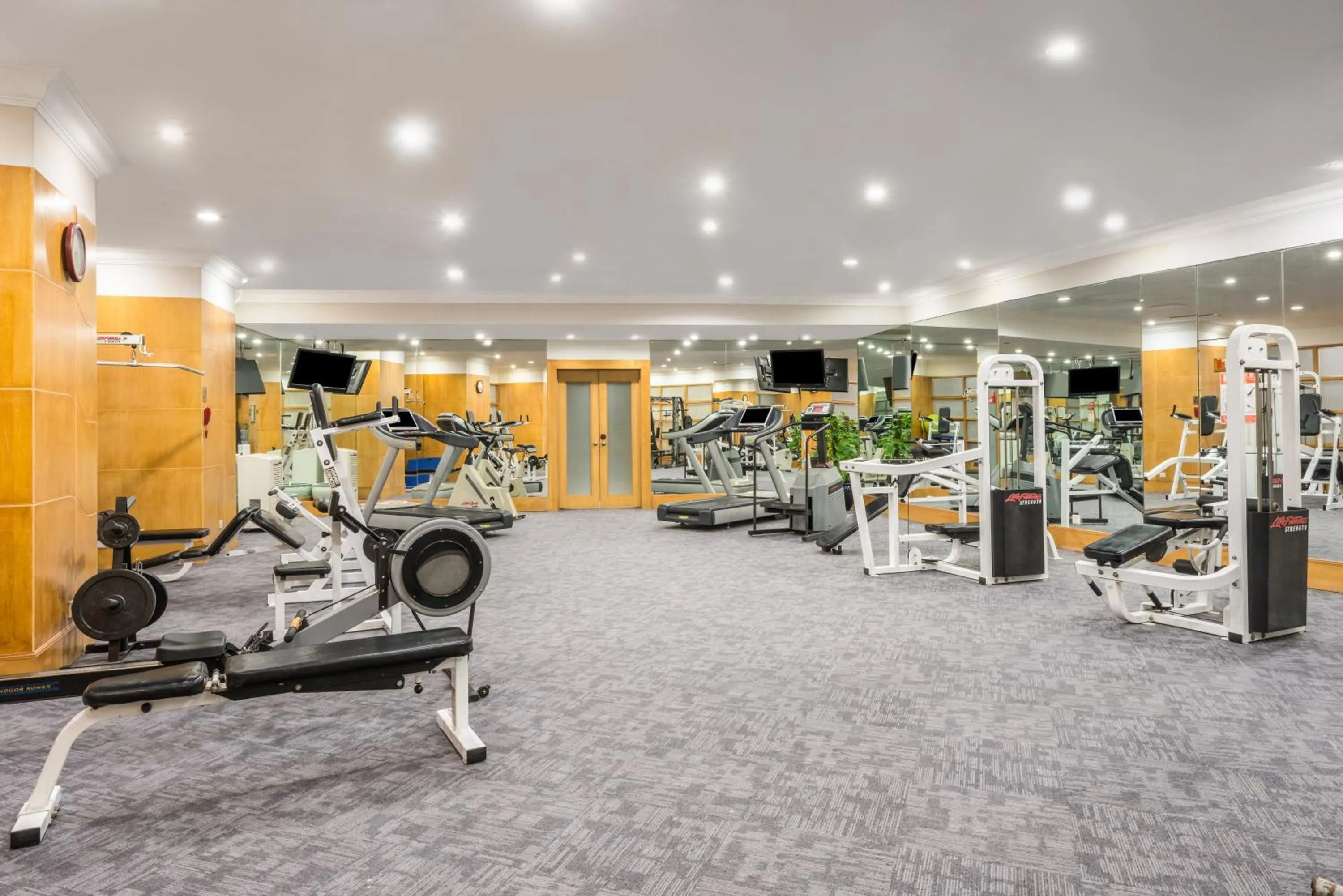 Fitness centre/facilities in Crowne Plaza Qingdao by IHG