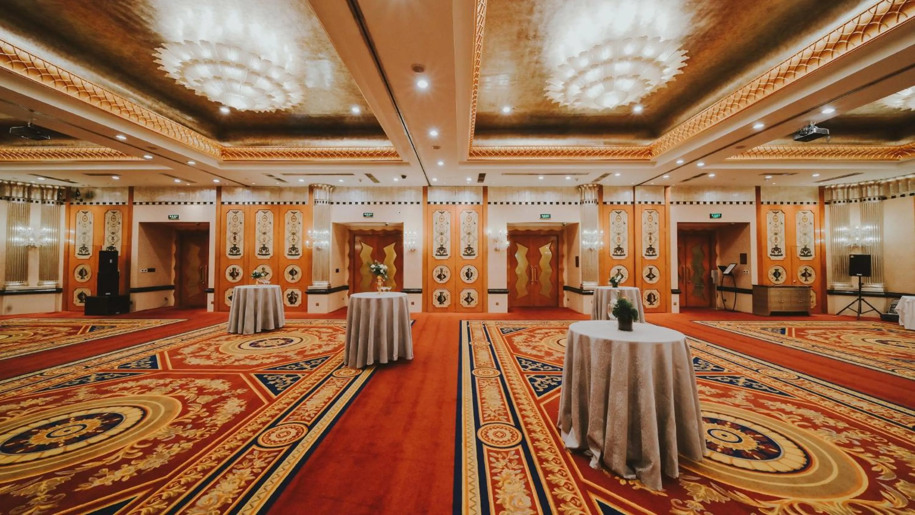 Meeting/conference room in Crowne Plaza Qingdao by IHG