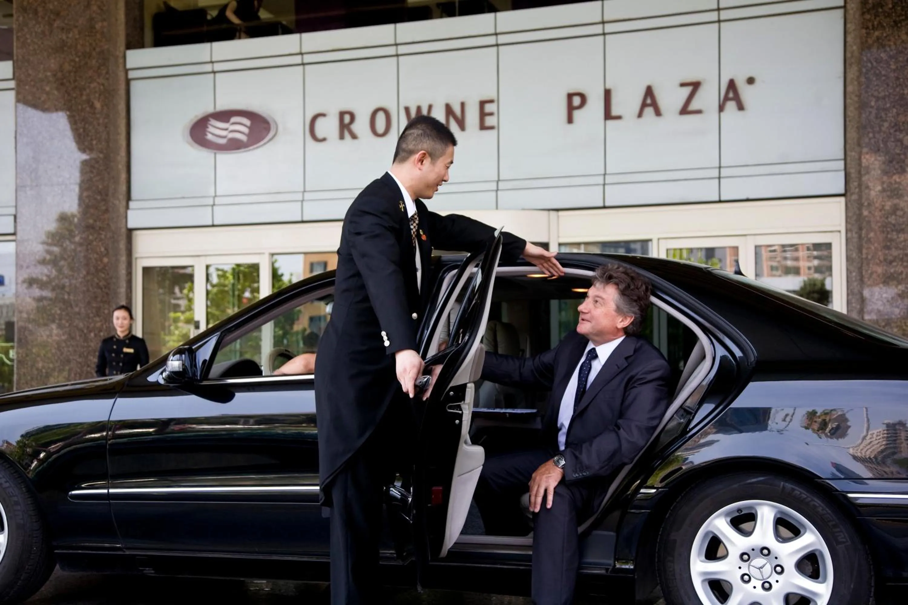 Lobby or reception in Crowne Plaza Qingdao by IHG