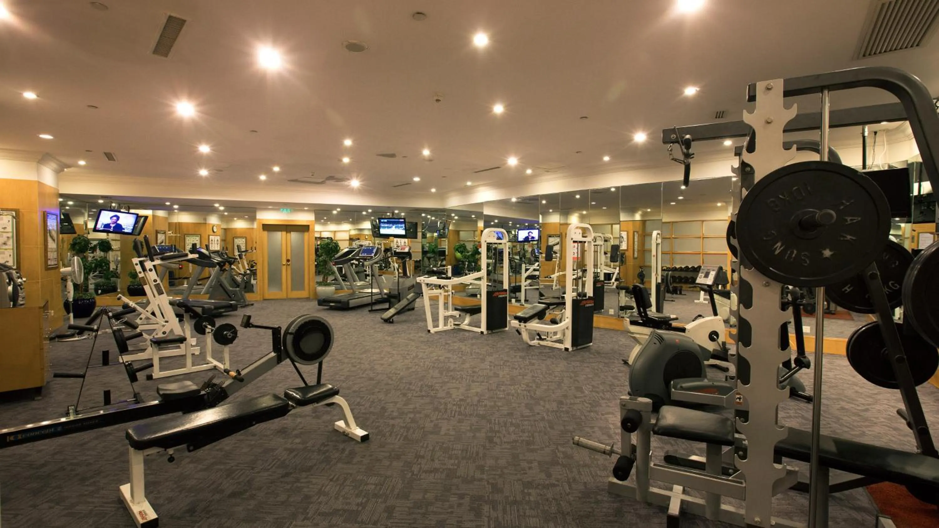 Fitness centre/facilities in Crowne Plaza Qingdao by IHG