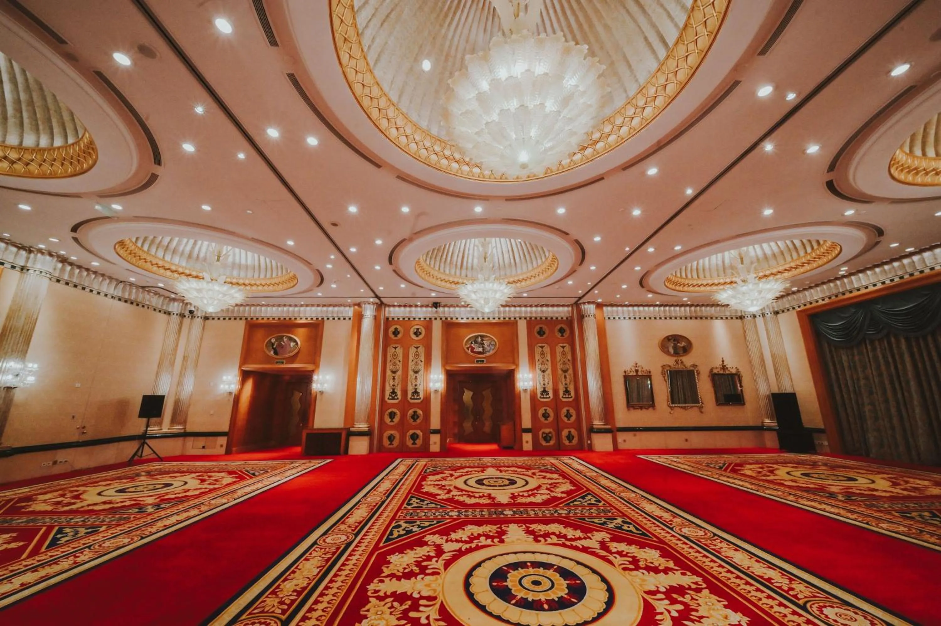 Meeting/conference room in Crowne Plaza Qingdao by IHG