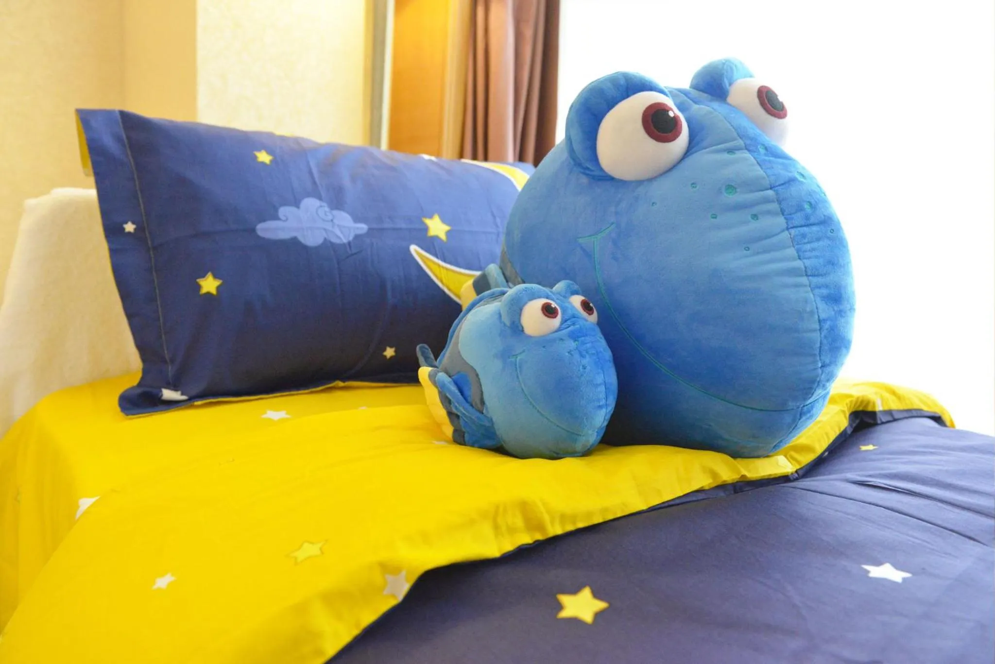 Photo of the whole room, Bed in Crowne Plaza Qingdao by IHG