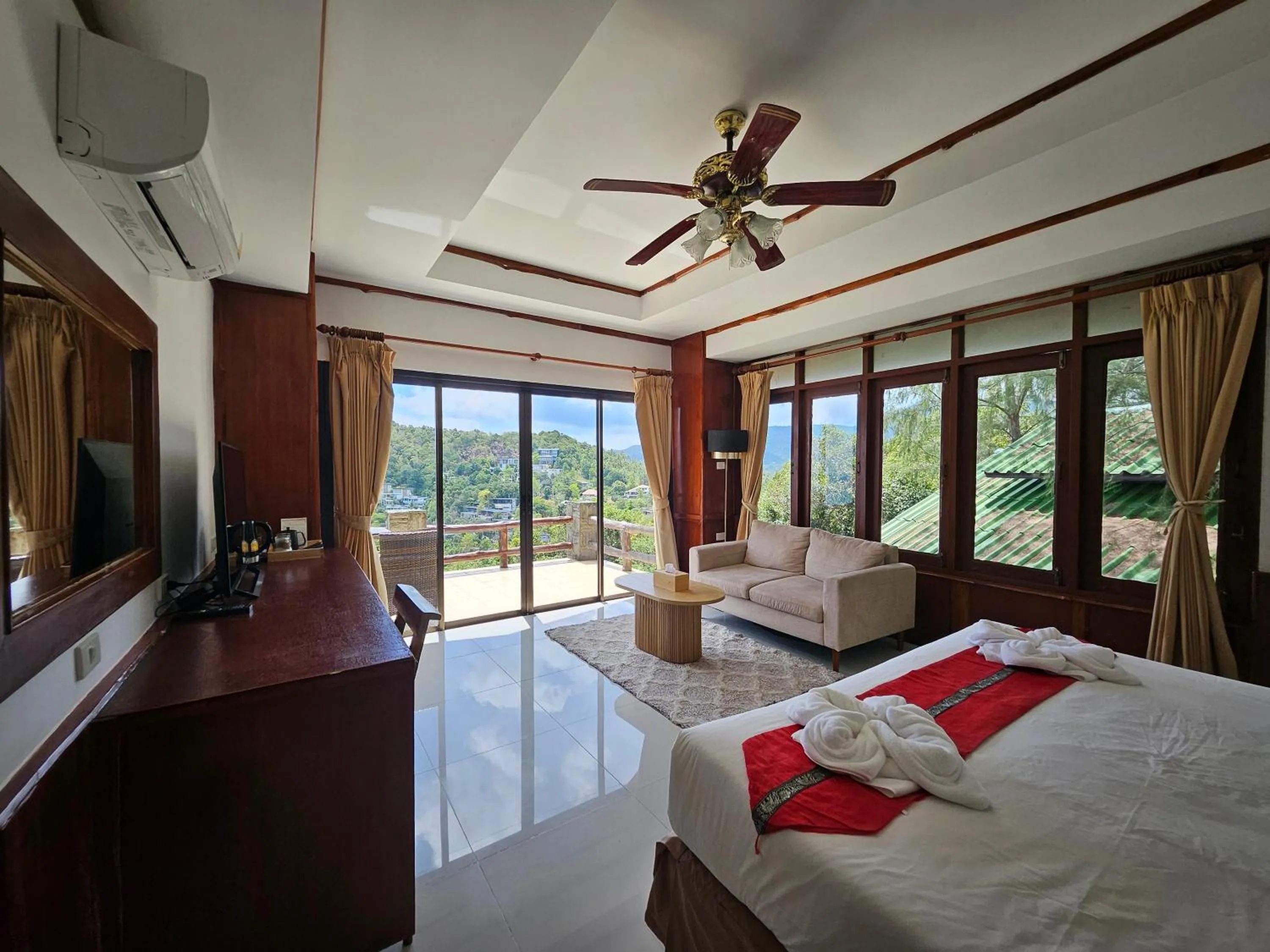 View (from property/room), Bed in Phangan Utopia Resort