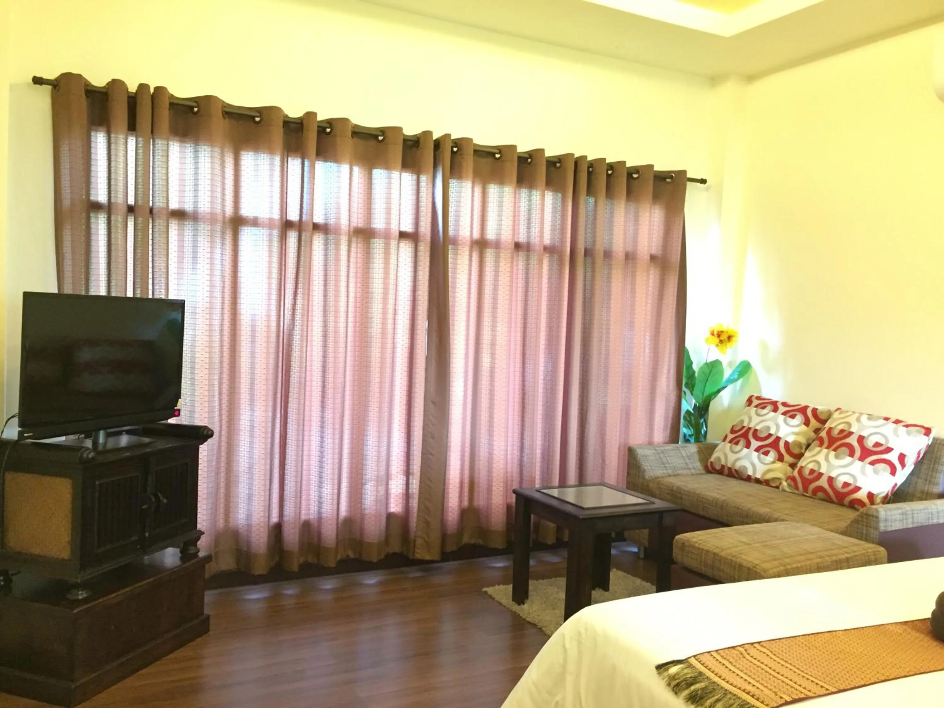 Living room, Bed in Phangan Utopia Resort