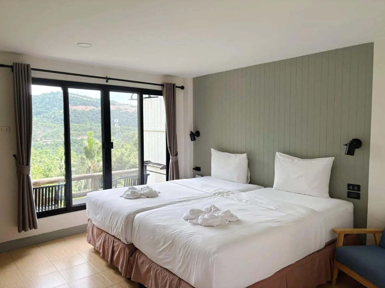 Bed in Phangan Utopia Resort