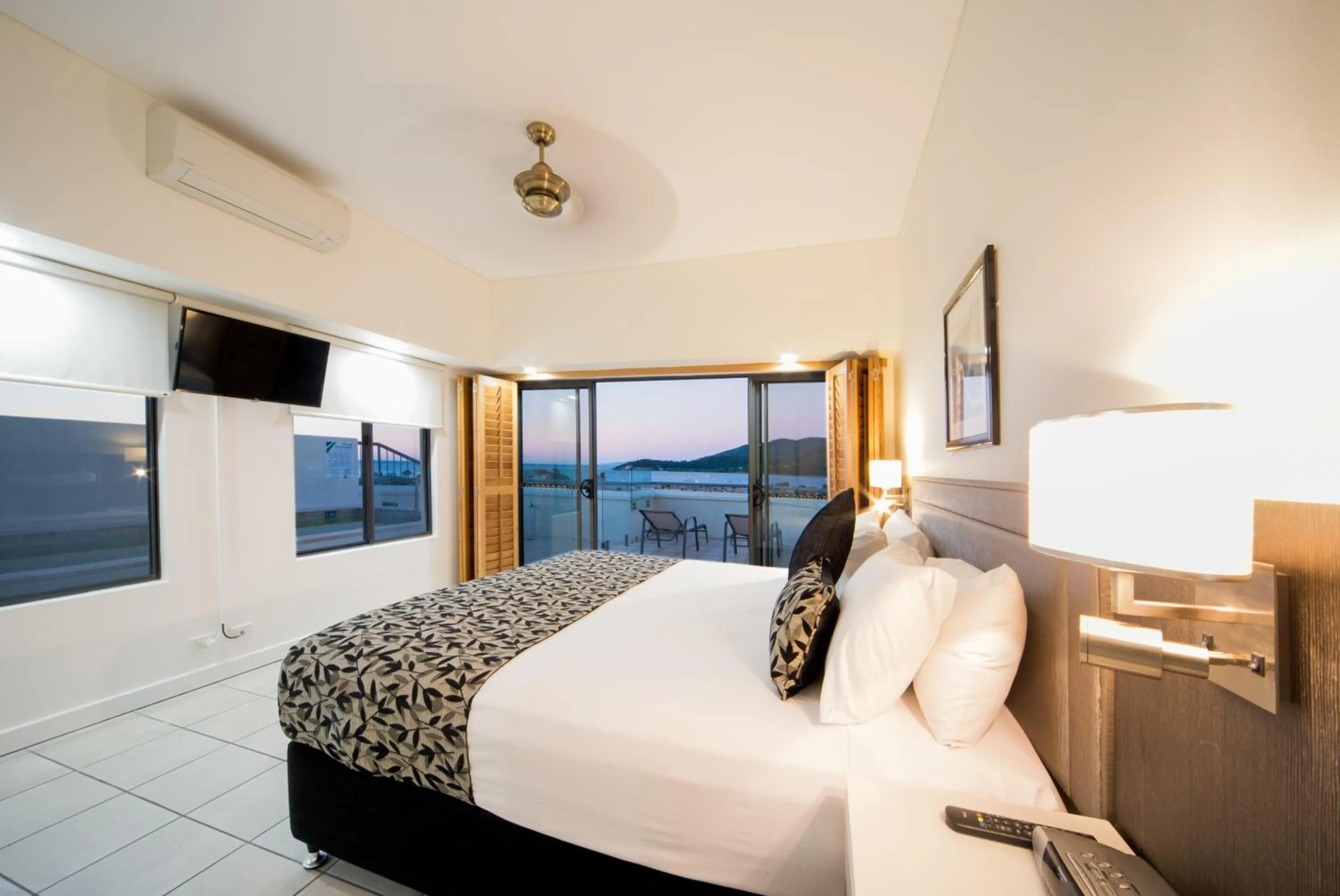 Bed in Portside Whitsunday Luxury Holiday Apartments