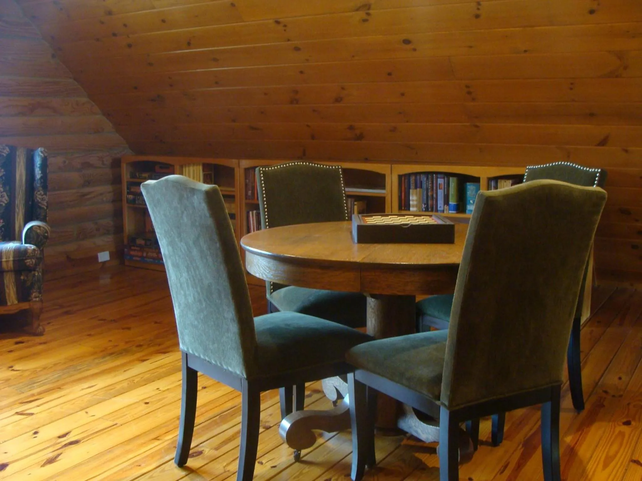 Library in A Breath of Heaven B&B