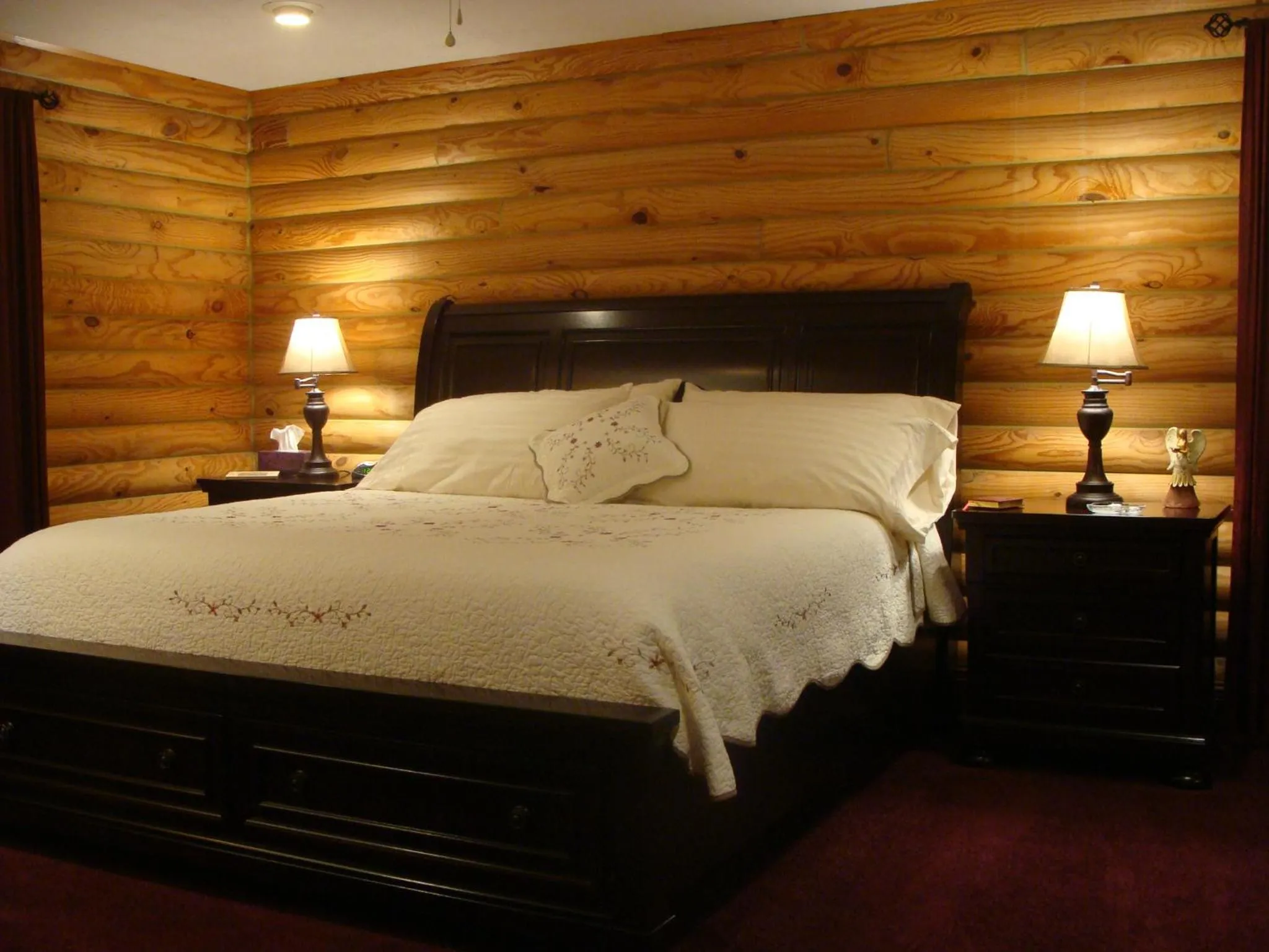 Bedroom, Bed in A Breath of Heaven B&B