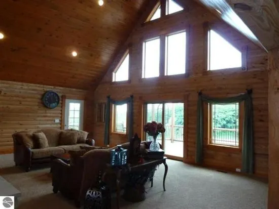 Living room in A Breath of Heaven B&B