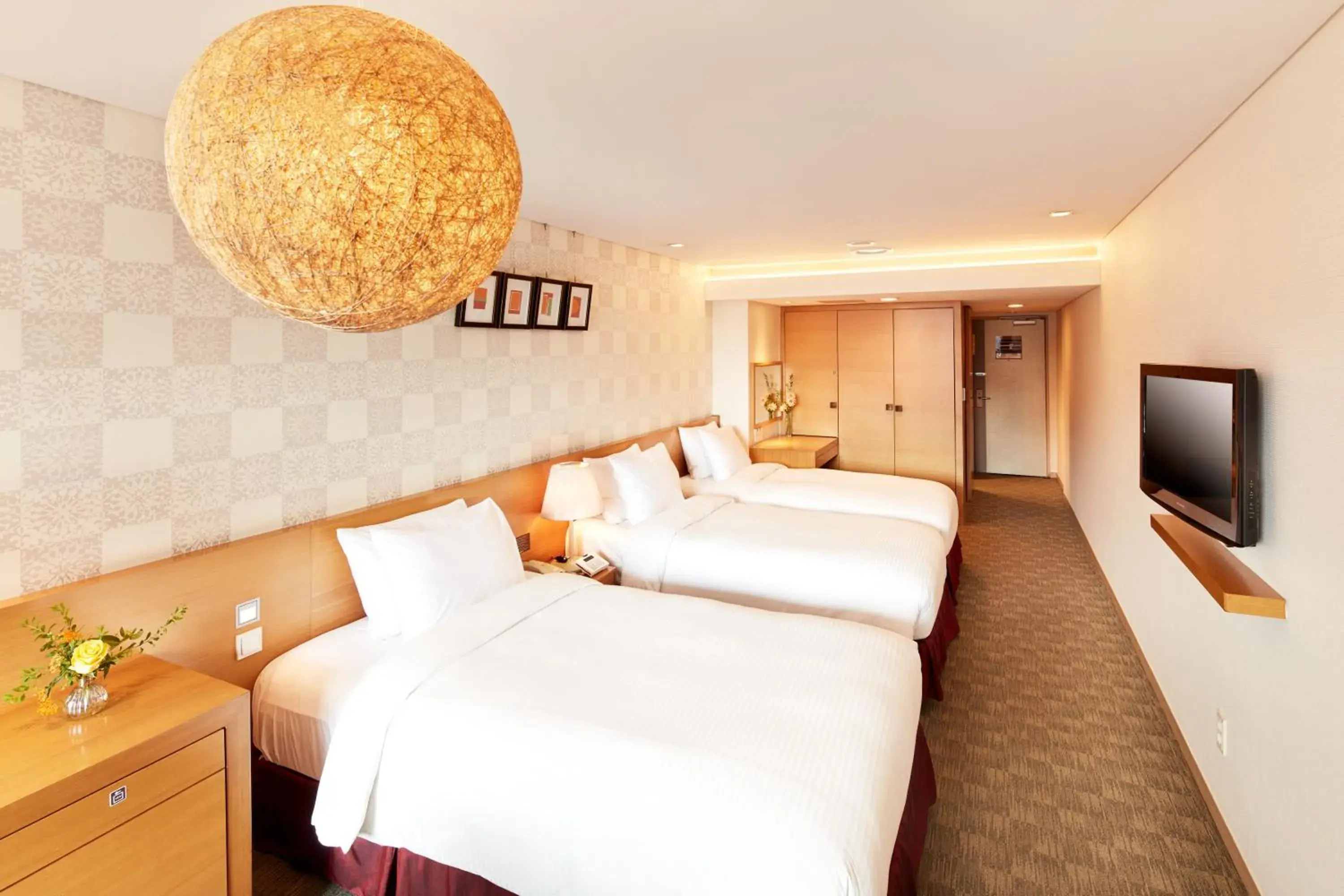 Triple Room in Hotel PJ Myeongdong Triple Room in Hotel PJ Myeongdong