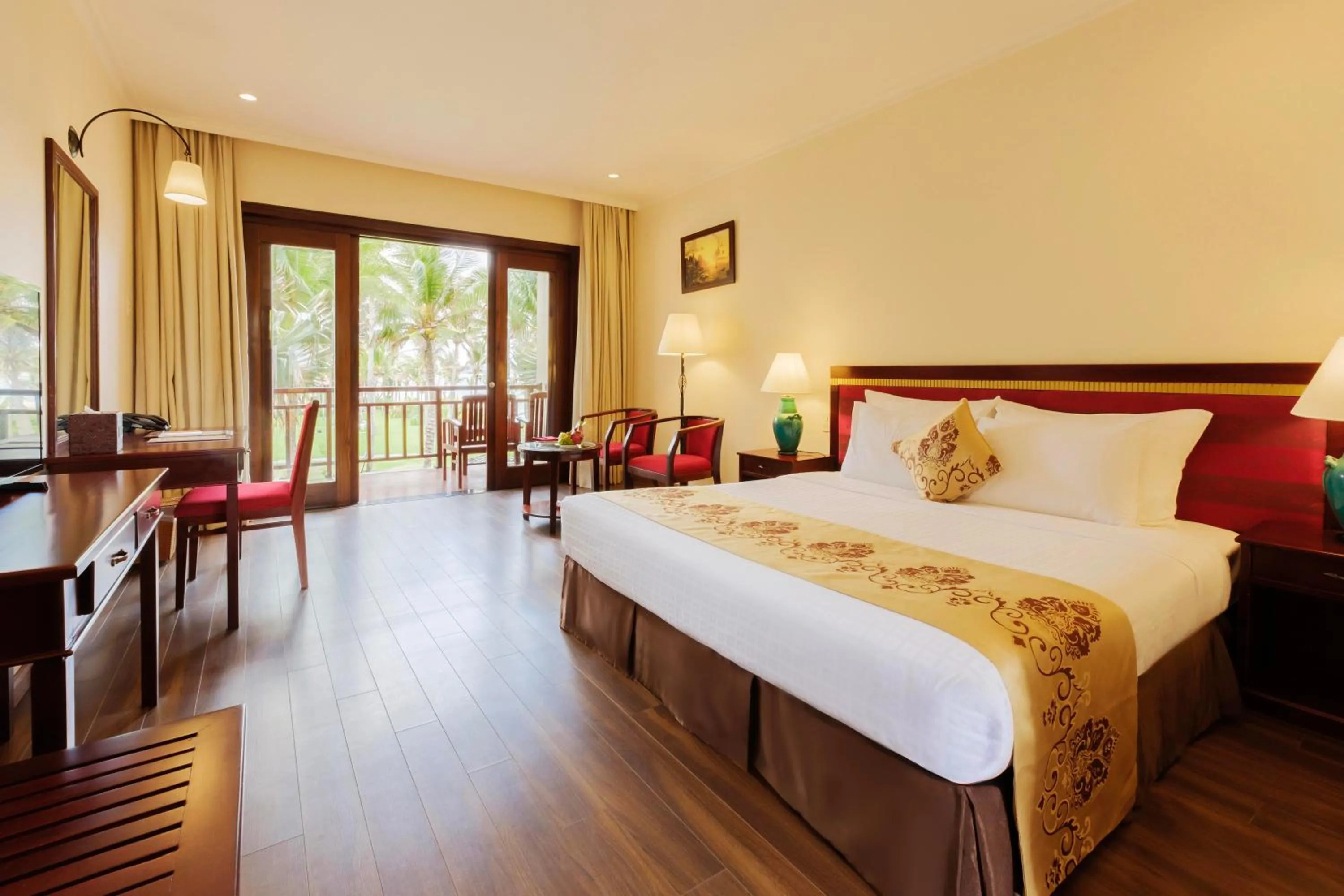 Photo of the whole room, Bed in Sunny Beach Resort & Spa Mui Ne