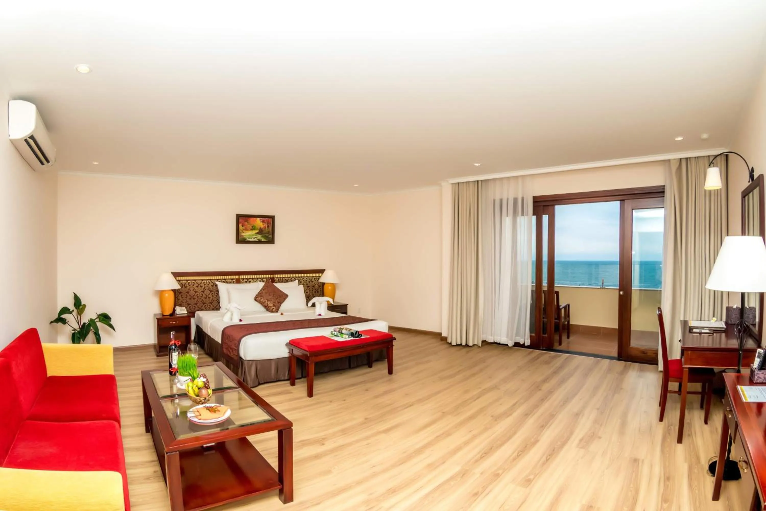 Photo of the whole room, Bed in Sunny Beach Resort & Spa Mui Ne