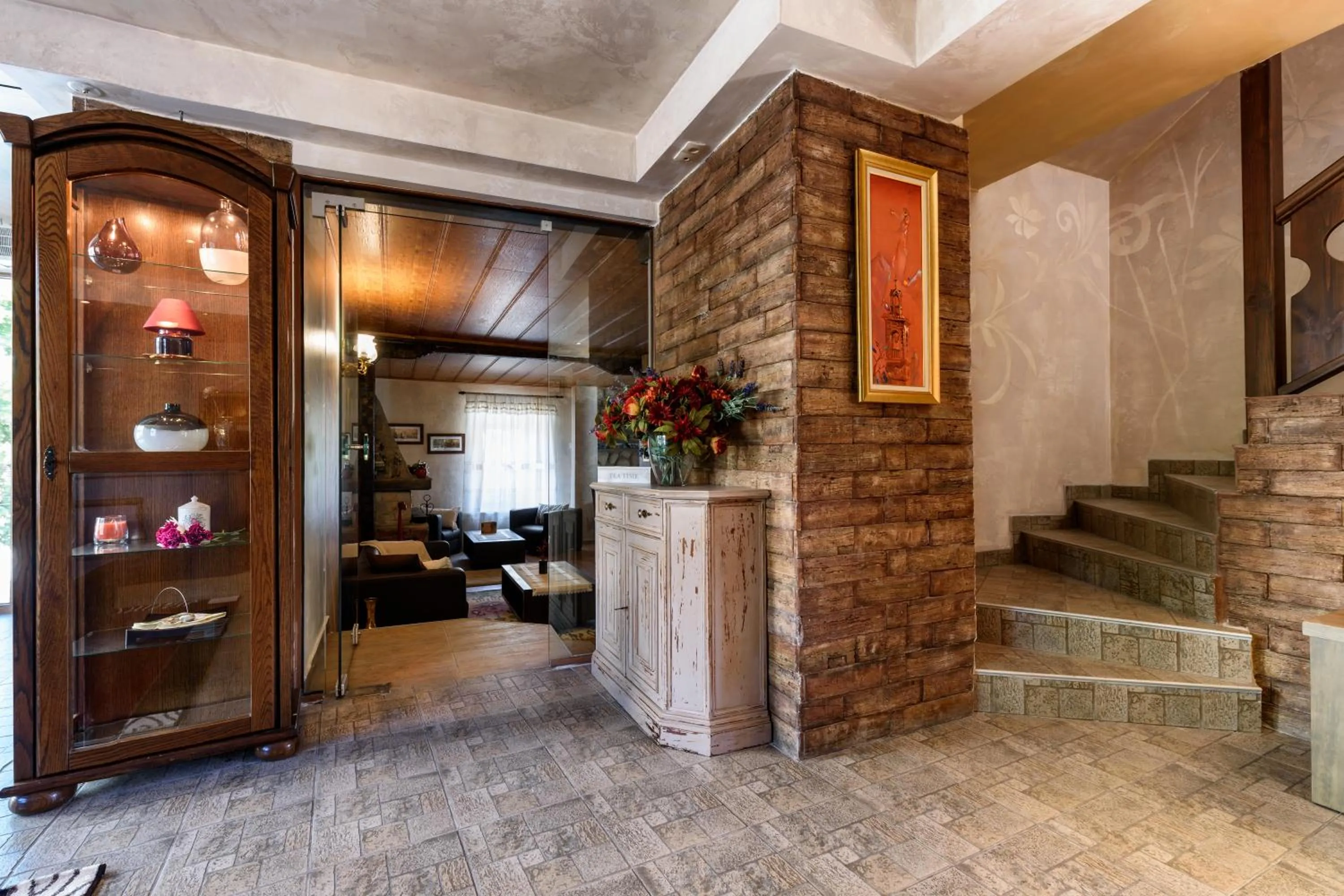 Lobby or reception in Velinov Boutique Hotel with Free Shuttle