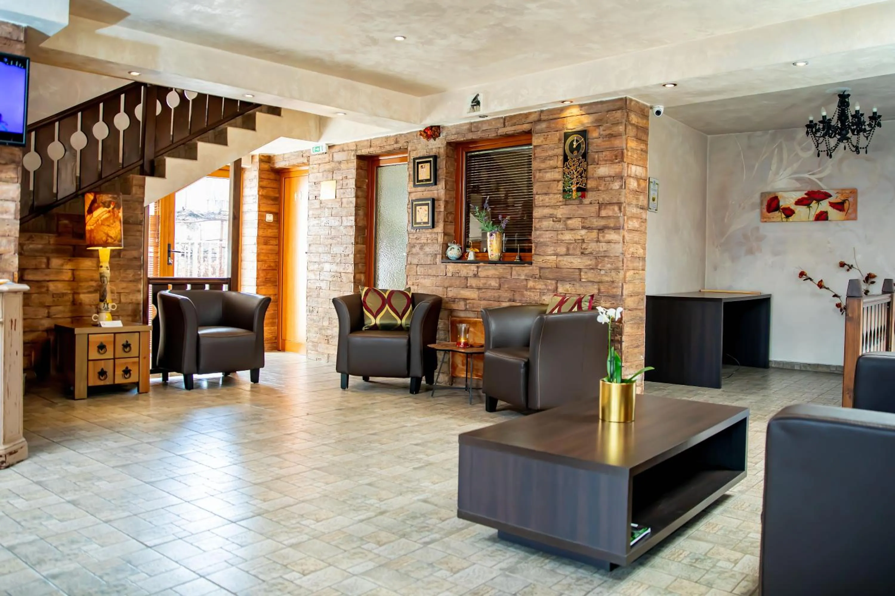 Restaurant/places to eat in Velinov Boutique Hotel with Free Shuttle