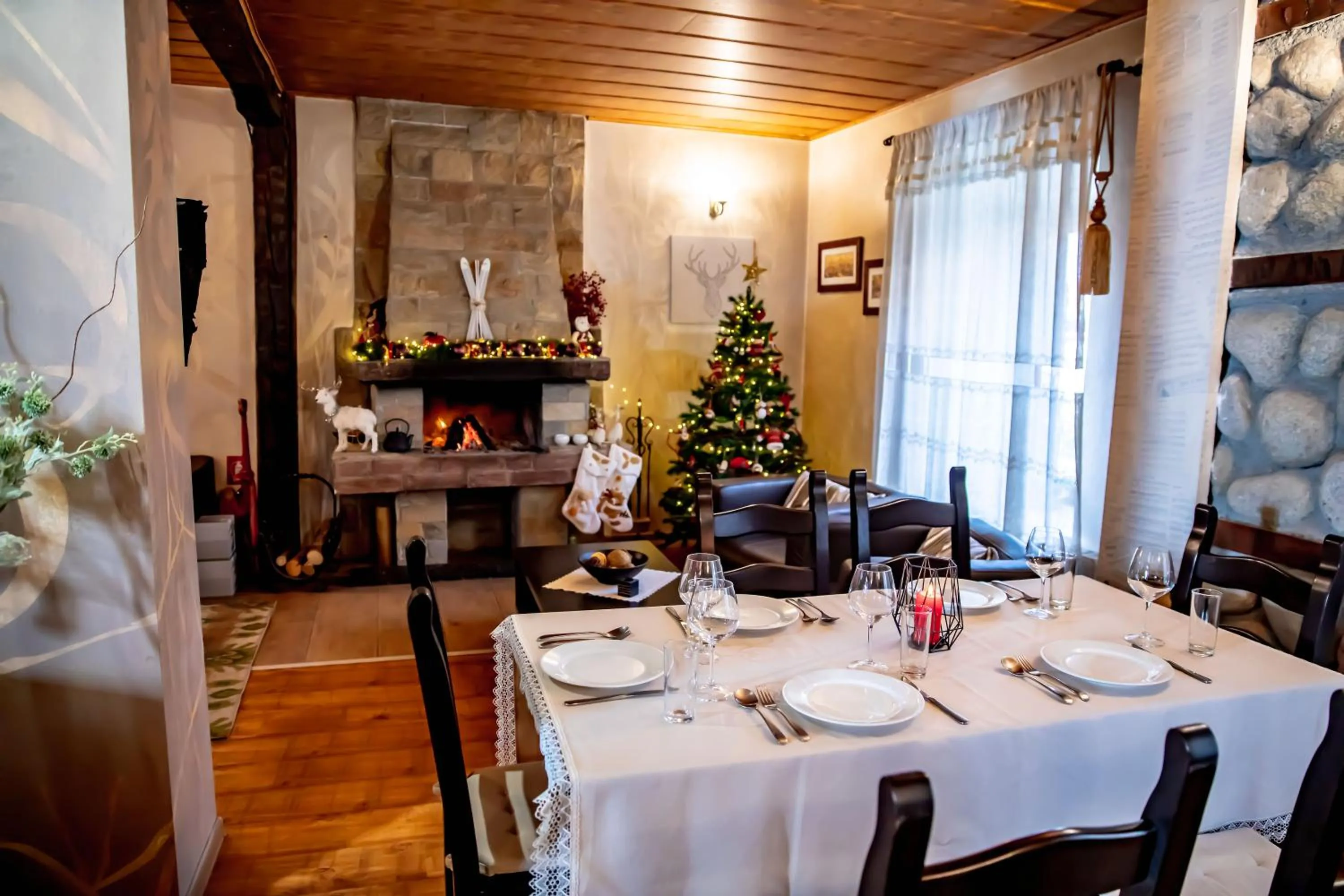 Restaurant/places to eat in Velinov Boutique Hotel with Free Shuttle
