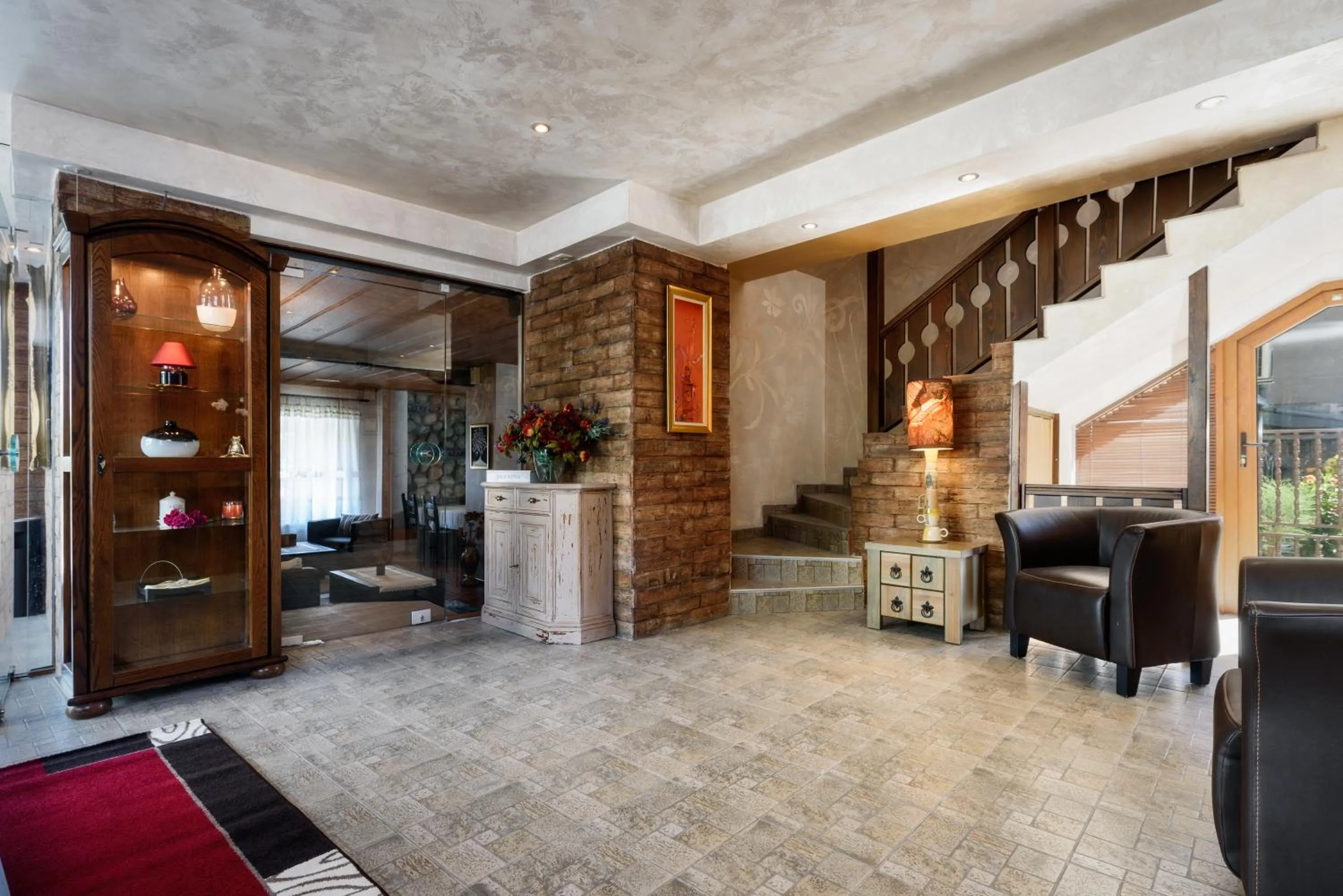 Lobby or reception in Velinov Boutique Hotel with Free Shuttle