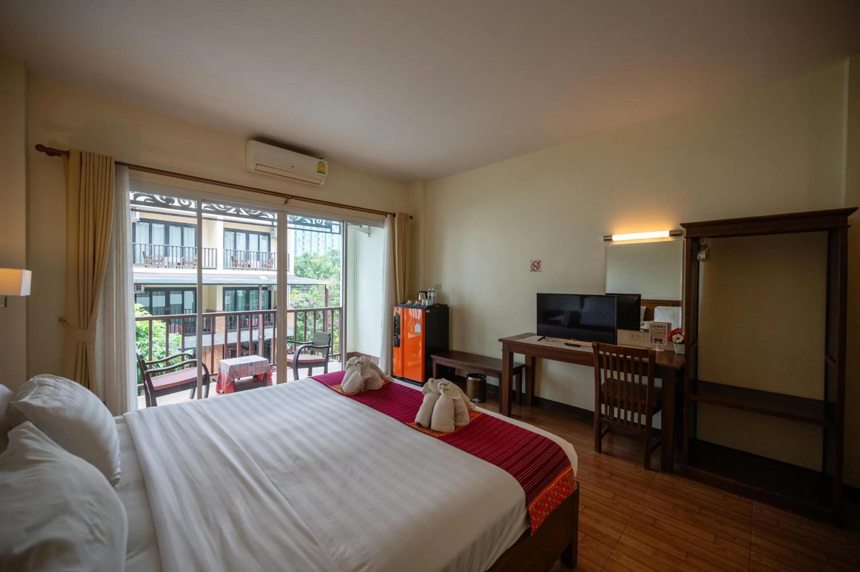 Bed in Riverside House Hotel